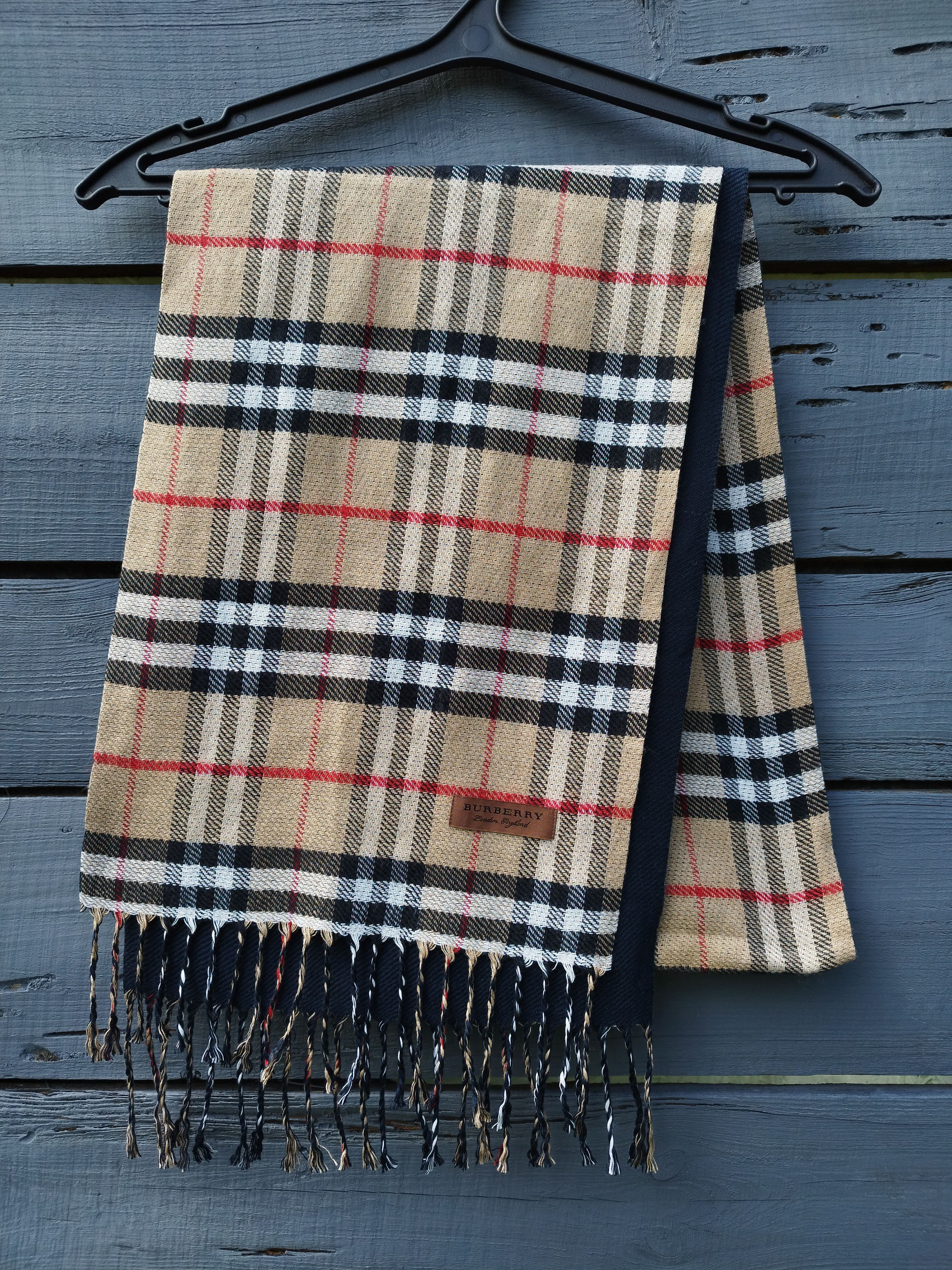 Burberry Burberry London England Reversible Check Scarf Shawl Navy Size ONE SIZE - 1 Thumbnail