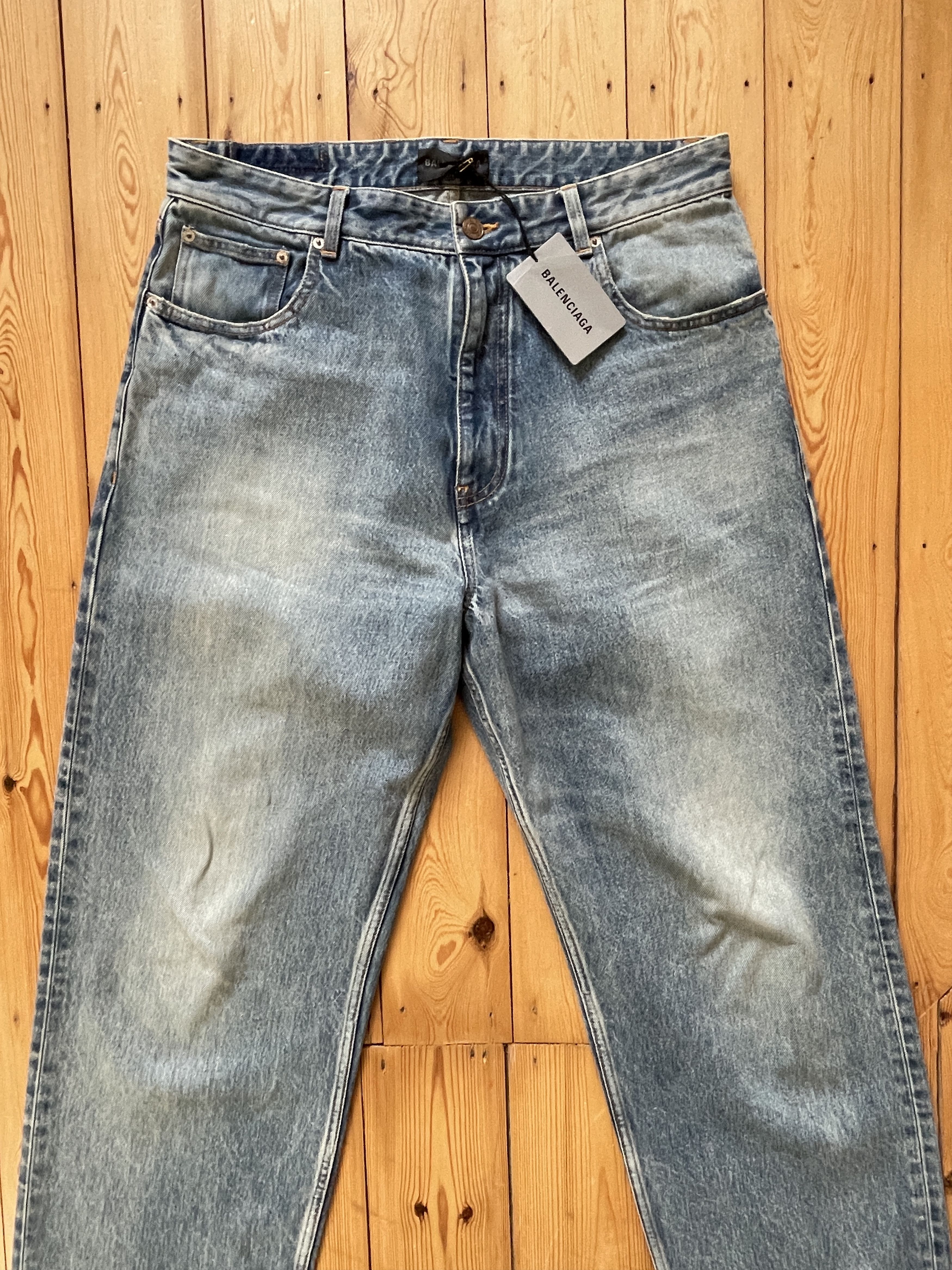 Balenciaga Balenciaga - Light Wash Loose-Fit Jeans L Size US 36 / EU 52 - 2 Thumbnail