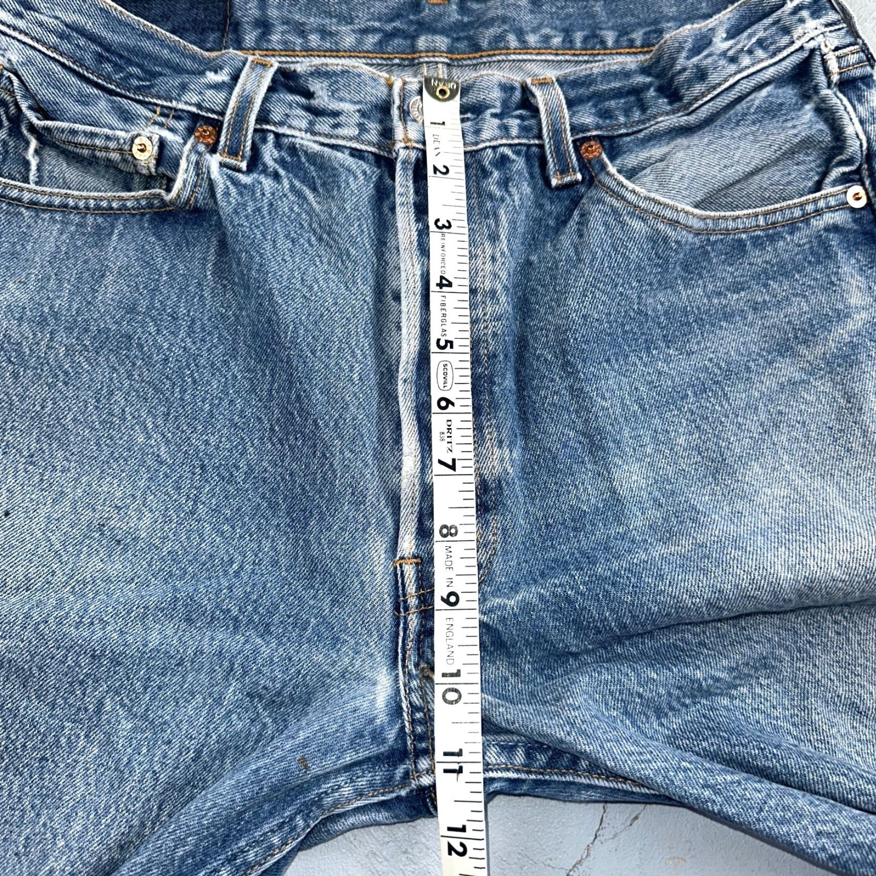 Levi's VINTAGE Levi's 501 Jeans Men Straight Leg 90s USA Blue Cotton Denim Medium Wash 34x38 Size US 34 / EU 50 - 7 Thumbnail