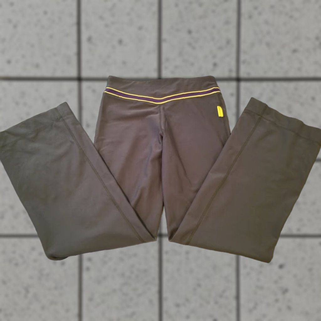 Nike **Womens Nike Gray S Size Athletic Sweatpants** User: **Womens Nike Gray S Sweatpants** Size 28" / US 6 / IT 42 - 1 Thumbnail