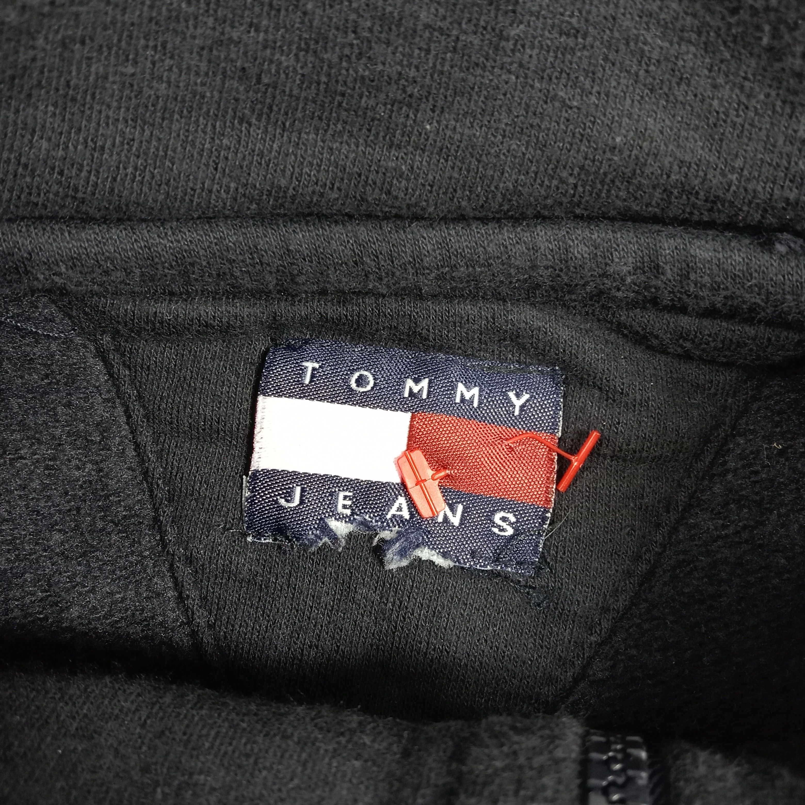Tommy Hilfiger TOMMY HILFIGER Embroidery Half Zipper Sweatshirt C273N28 Size US XL / EU 56 / 4 - 4 Thumbnail