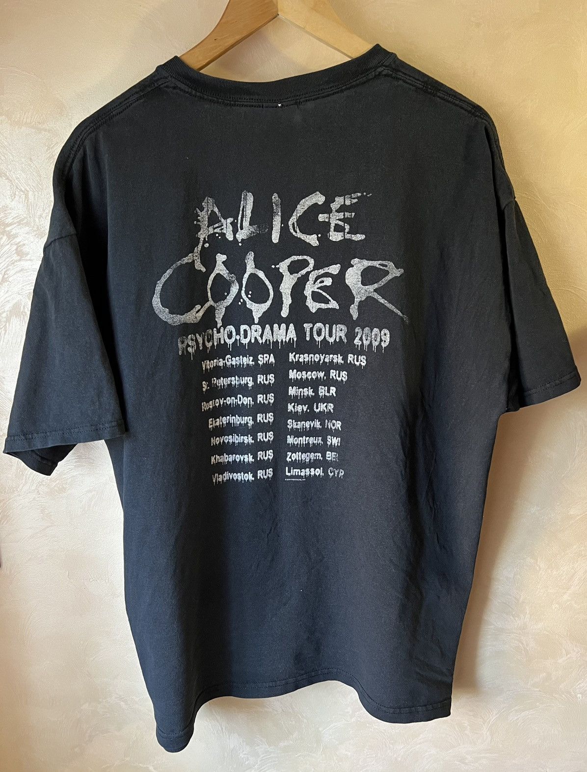 Band Tees × Vintage Alice Cooper 2009 Tour Vintage T-shirt Size US XL / EU 56 / 4 - 4 Thumbnail