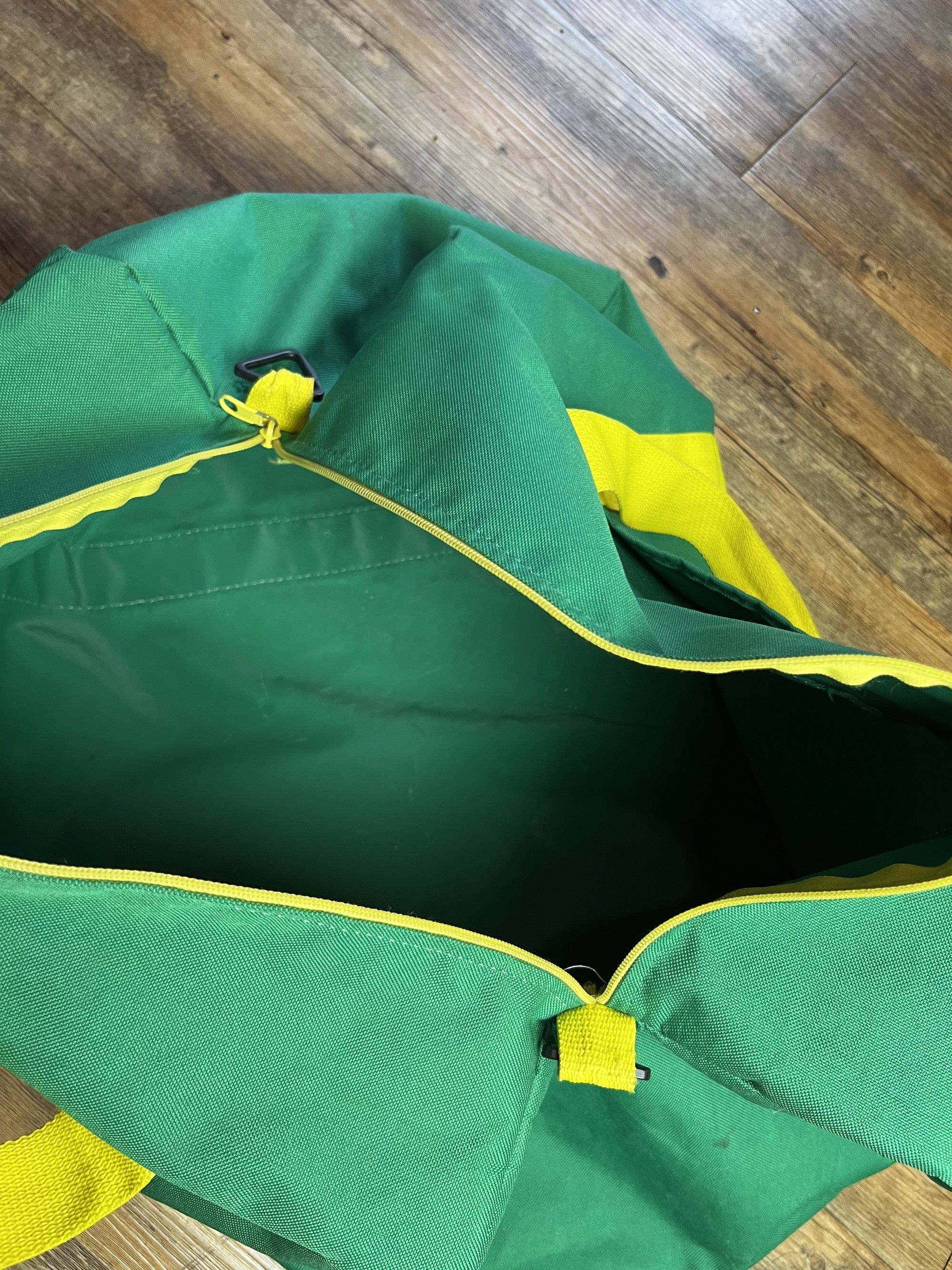 John Deere Vintage 1980's John Deere "Ottumwa Works" Duffle Bag Size ONE SIZE - 6 Thumbnail