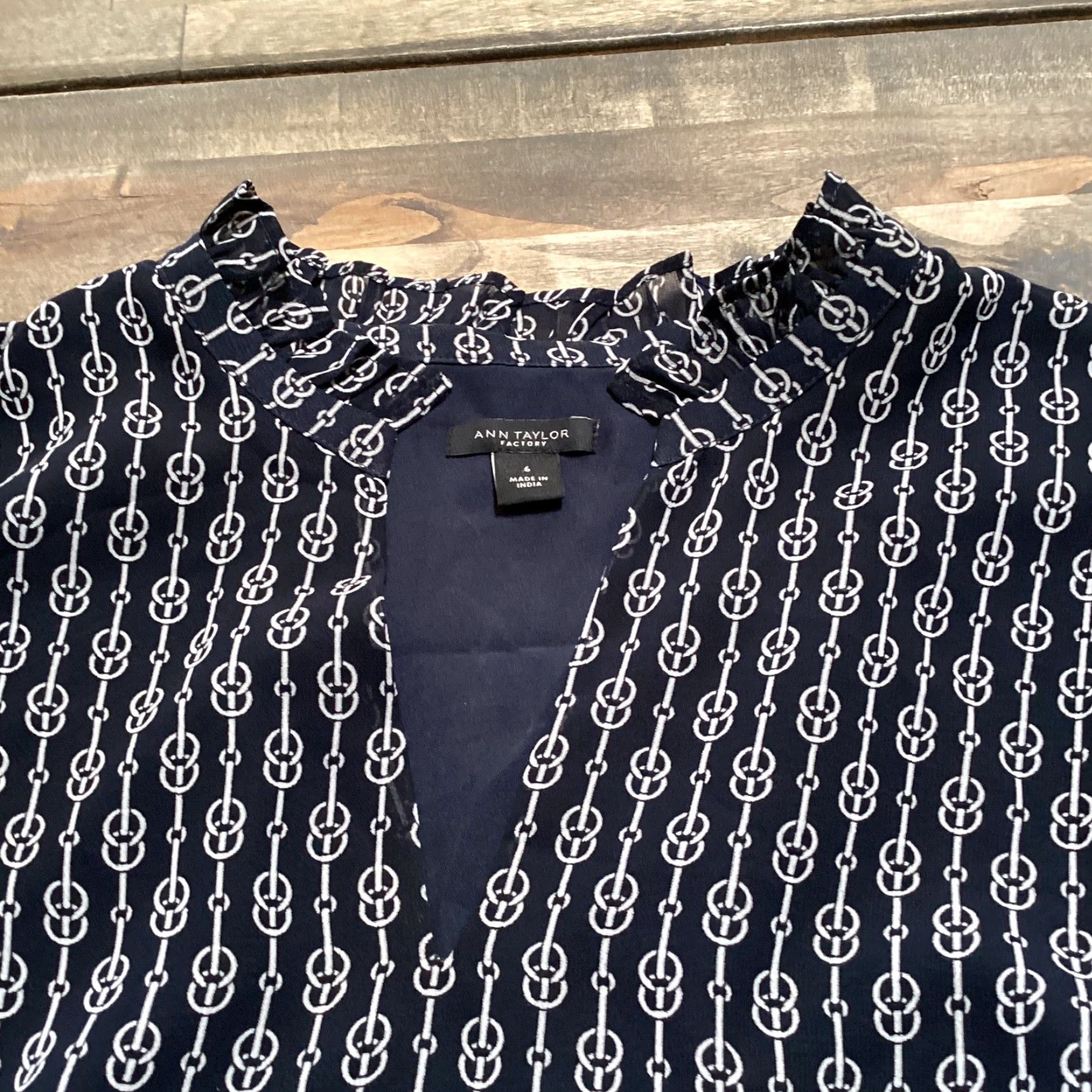 Ann Taylor Ann Taylor Factory Dress Size 6 Blue White Ruffle V Neck Side Zip Bridle Pattern Size M / US 6-8 / IT 42-44 - 4 Thumbnail