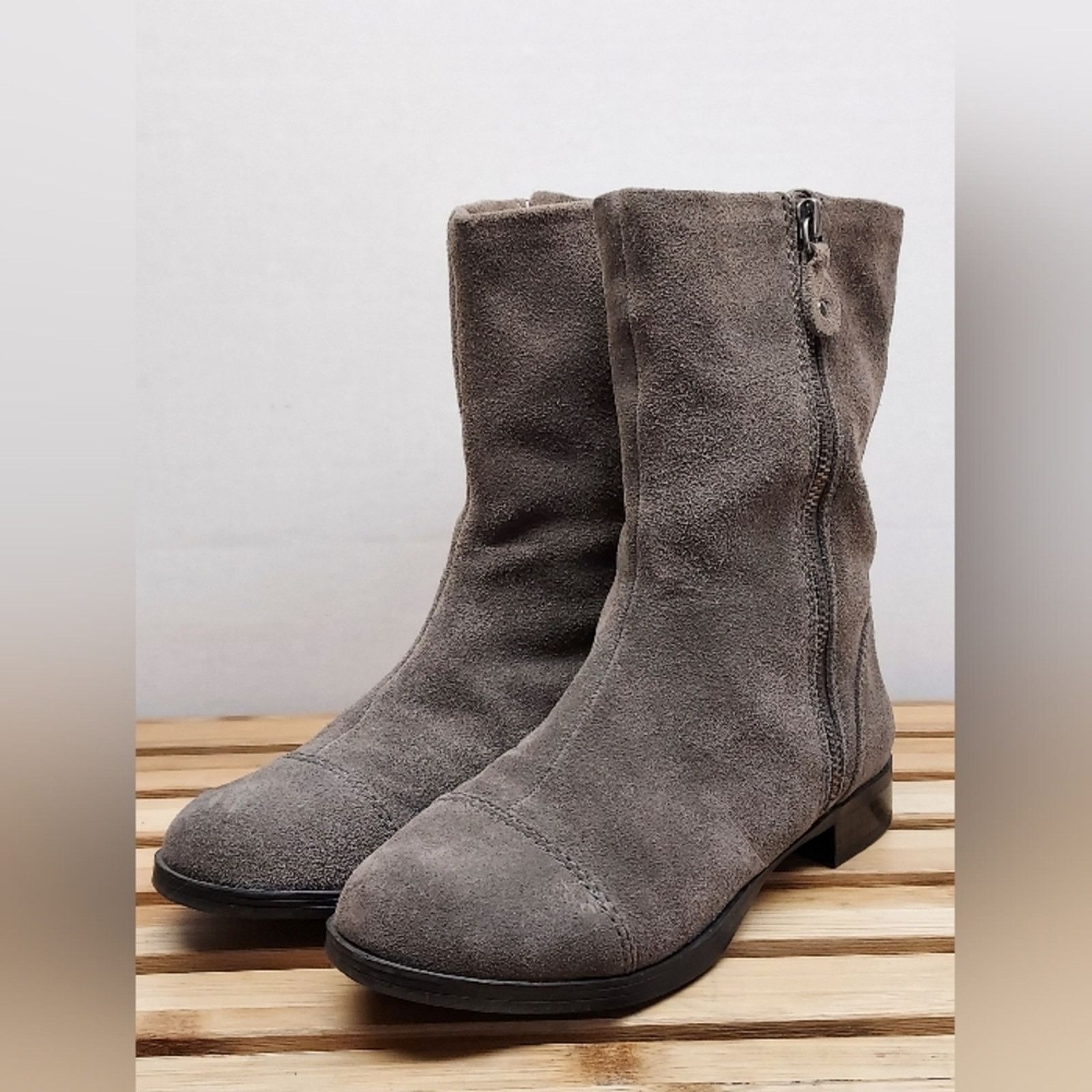 Other Michelle D Womens Gray Suede Ankle Boots Size 6 Size US 6 / IT 36 - 1 Thumbnail