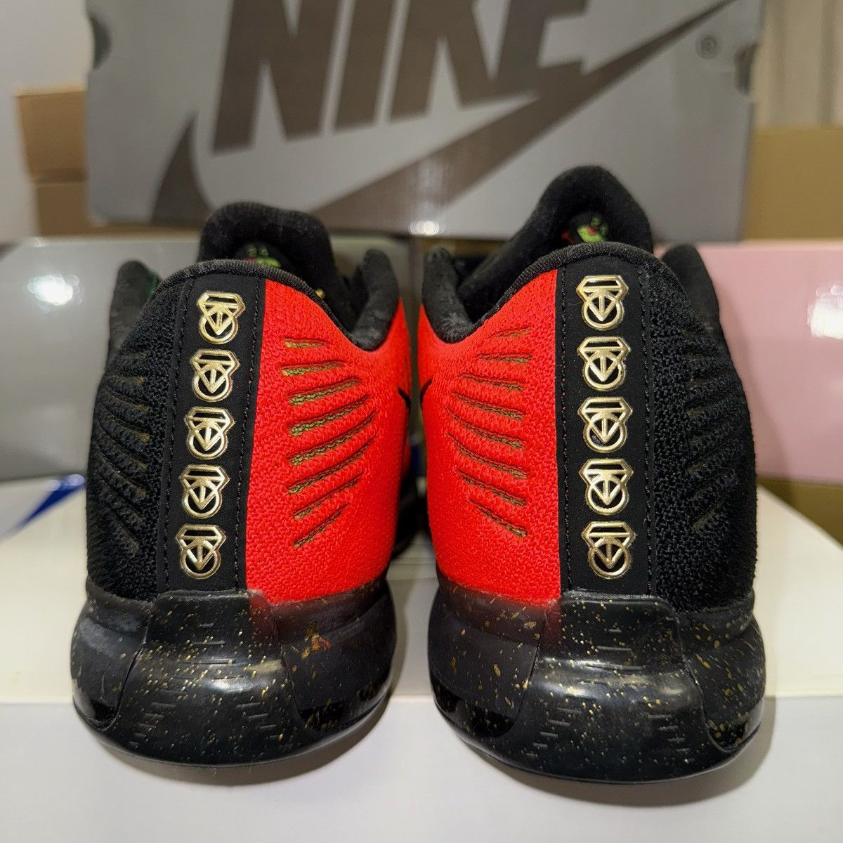 Nike Size 8 - Nike Kobe 10 Elite Christmas 802560-076 Size US 8 / EU 41 - 3 Thumbnail