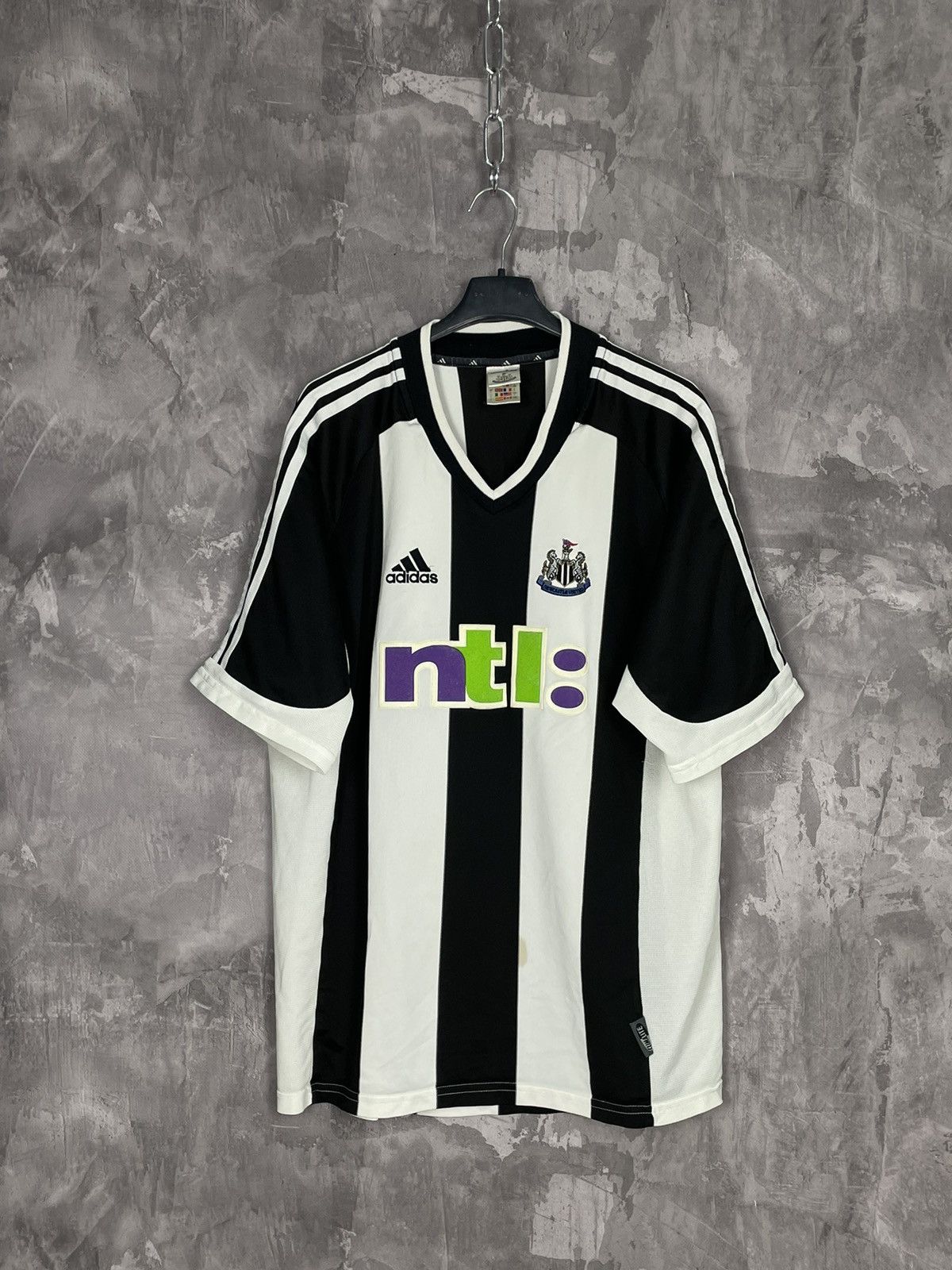 Adidas × Vintage Newcastle United 2000/2001 Away Shirt Vintage Size US L / EU 52-54 / 3 - 1 Thumbnail