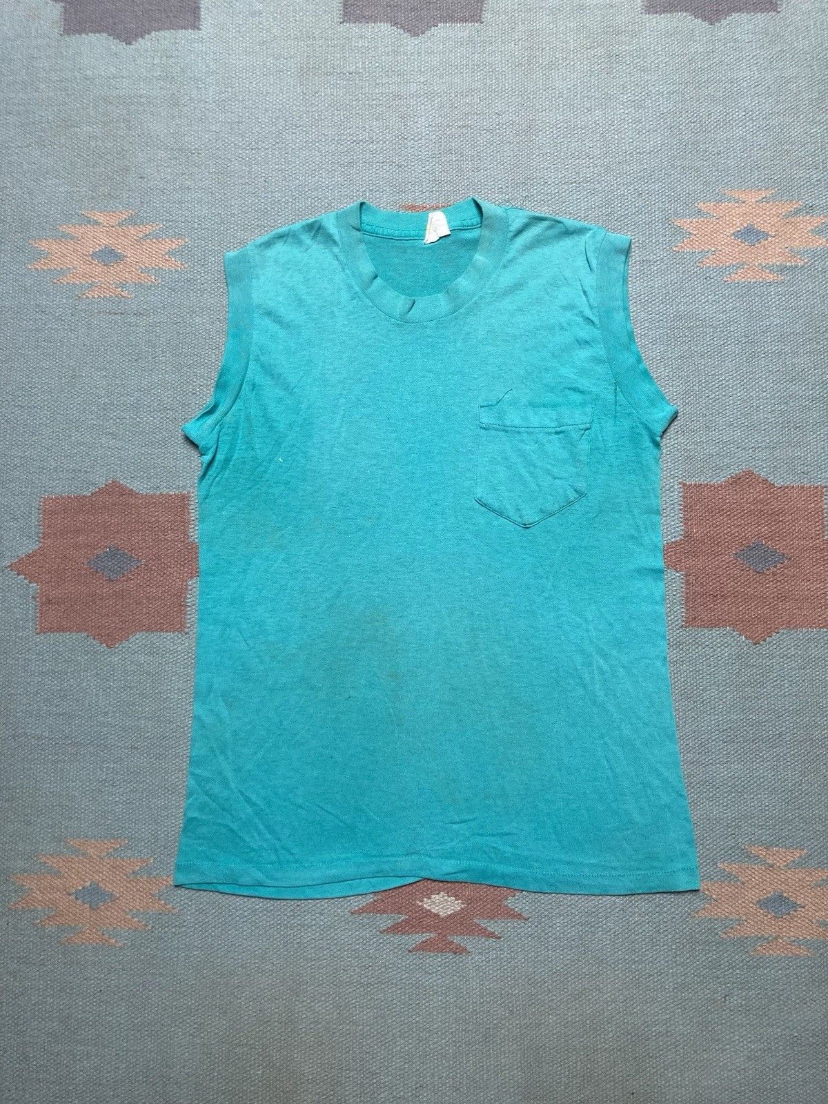 Vintage Vtg 80s sleeveless pocket t shirt blank muscle soft medium Size US M / EU 48-50 / 2 - 1 Thumbnail