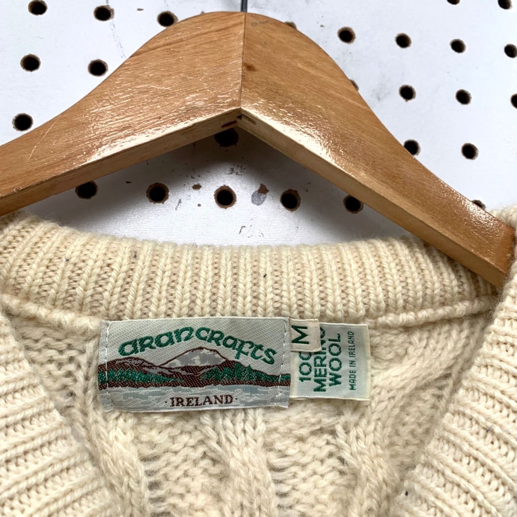 Vintage Aran Crafts Merino Wool Sweater Womens Medium Beige Irish Fisherman Cable Knit Pullover Crew Neck Knit Winter Fall Mens Women Size M / US 6-8 / IT 42-44 - 5 Thumbnail