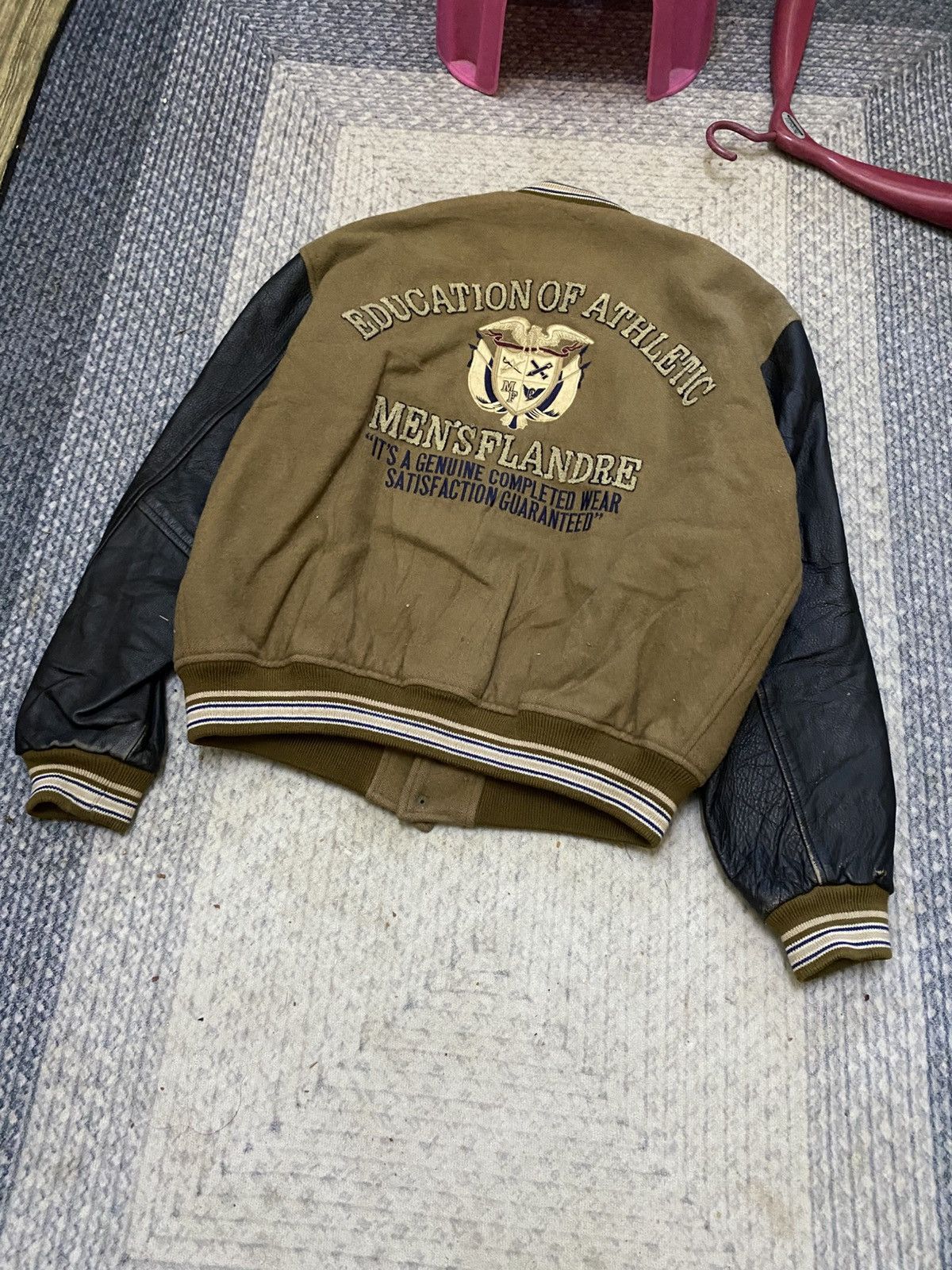 Japanese Brand VINTAGE MENS FLANDRE LEATHER ARM WOOL VARSITY JACKET Size US L / EU 52-54 / 3 - 2 Thumbnail