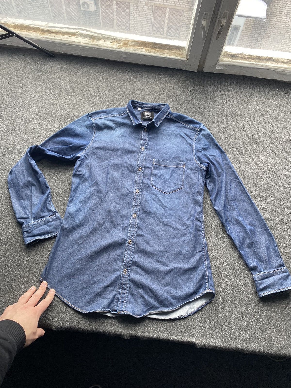 Dolce & Gabbana 🔥Dolce Gabbana brad 16 1/2 42 m size denim button up shirt Size US M / EU 48-50 / 2 - 2 Thumbnail