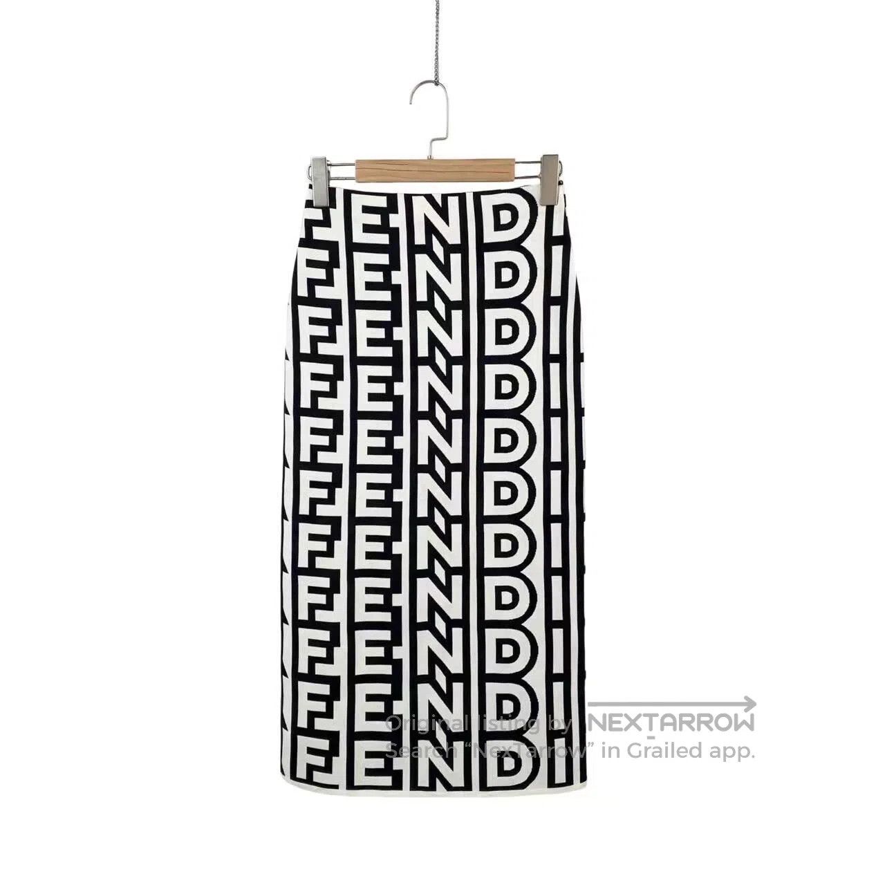 Fendi Fendi Skirt full of printed letters and logo| Size 27" / US 4 / IT 40 - 1 Thumbnail