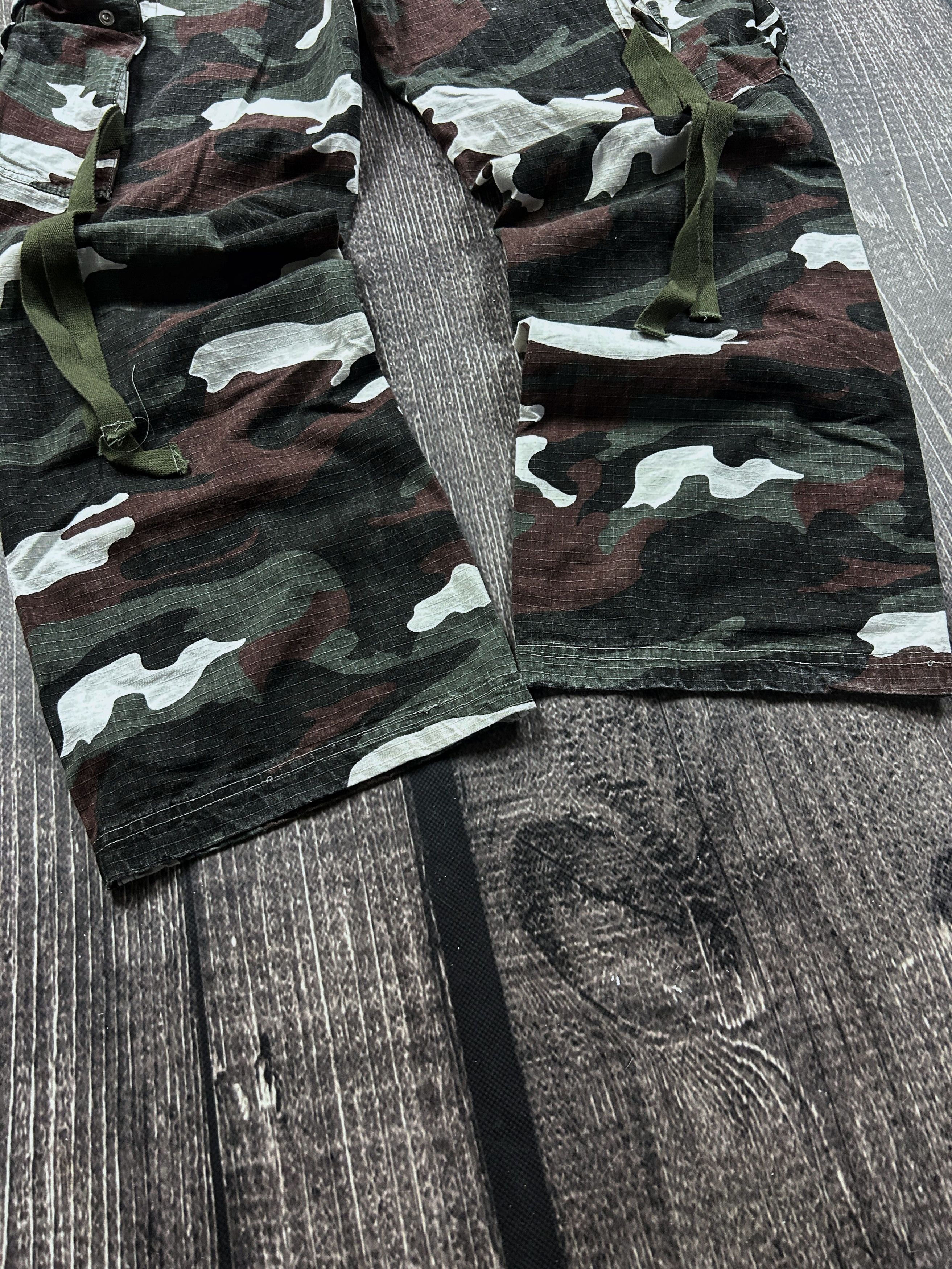 Japanese Brand VTG Camo Cargo Pants Military Style Y2K Baggy Multi Pocket Size US 30 / EU 46 - 6 Thumbnail