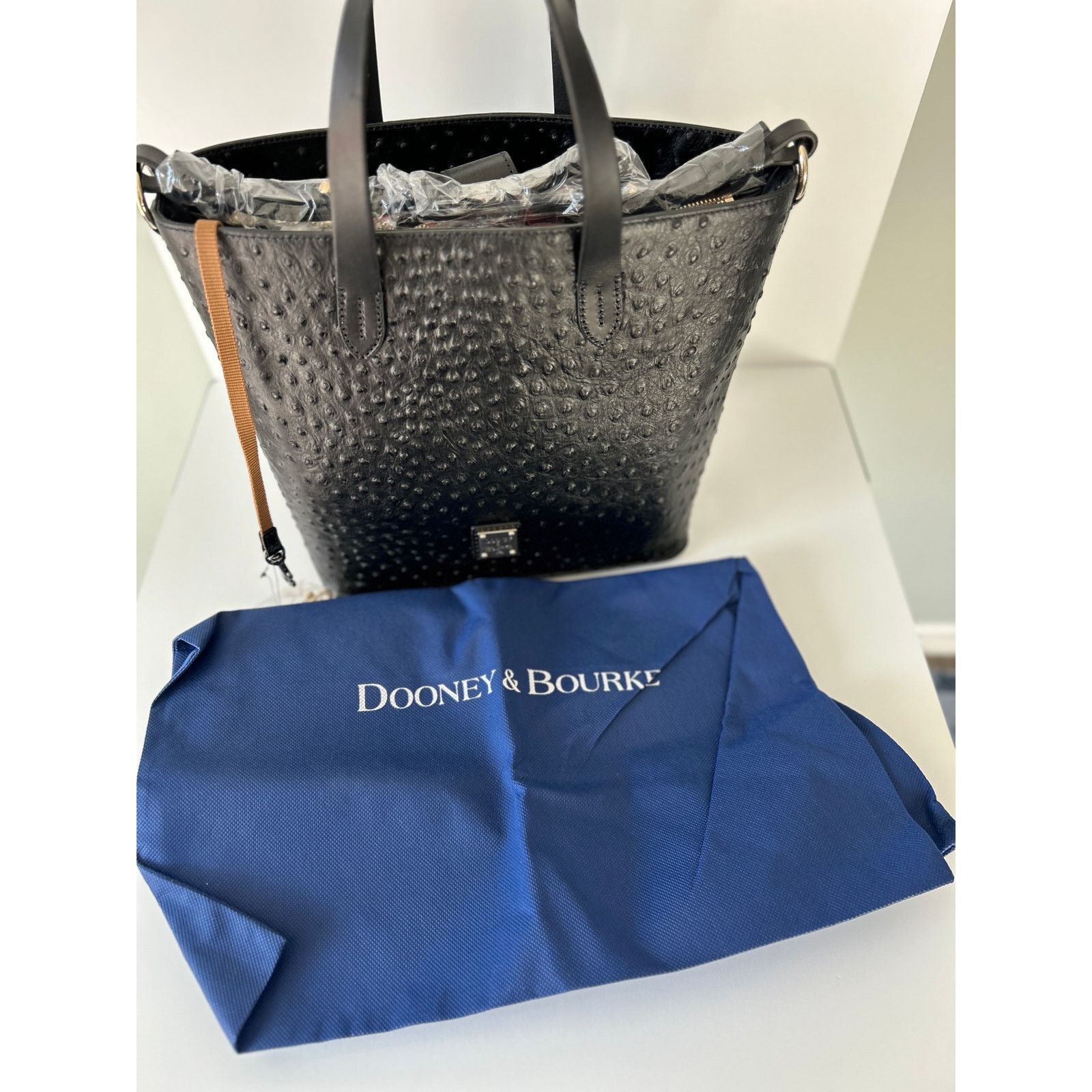 Dooney & Bourke NWT Dooney Burke Black Ostrich Lillana Purse with Pouch Size ONE SIZE - 3 Thumbnail