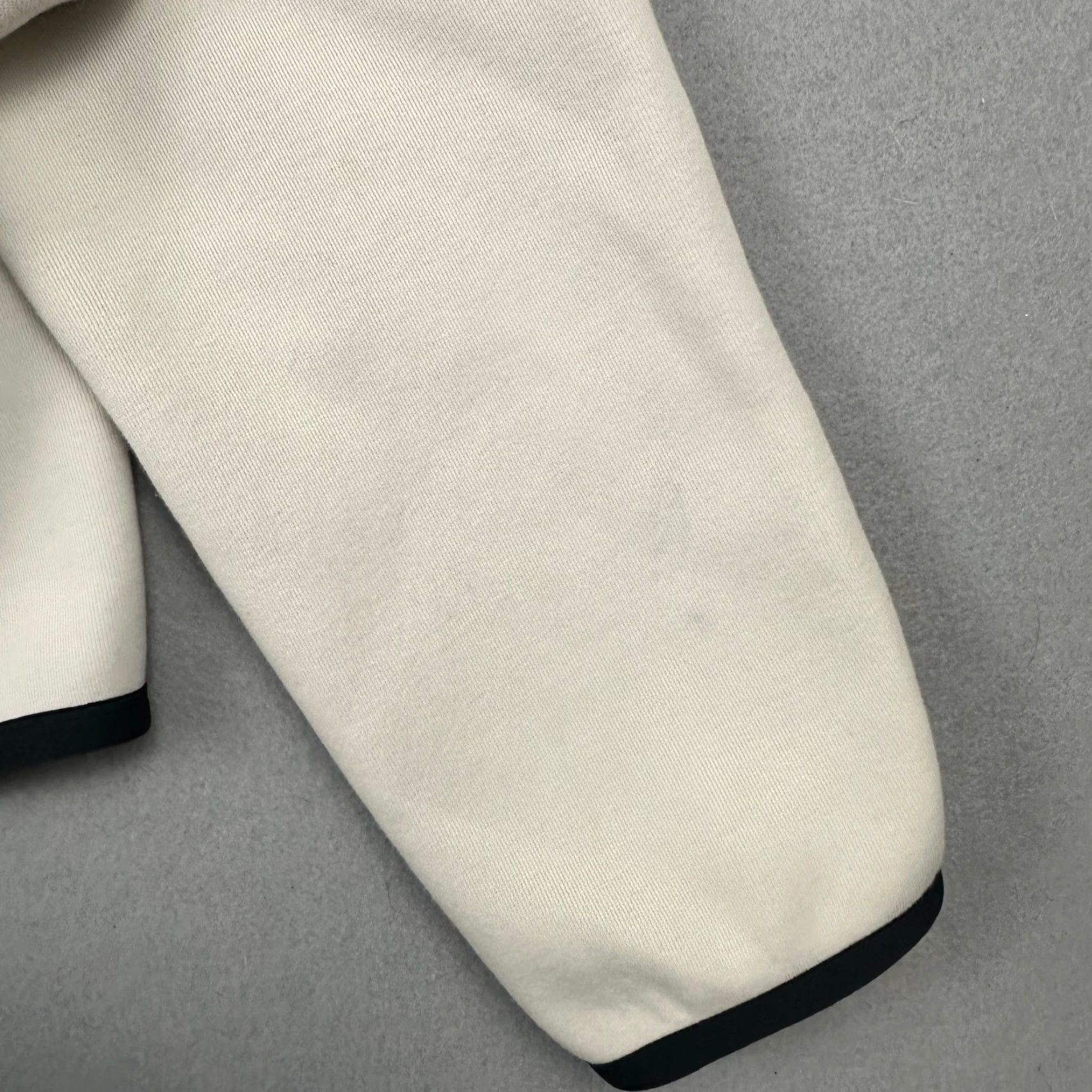 Nike Nike Tech Fleece Jacket Men M Beige Solid Full Zip Pockets Blade Logo Athletic Windbreaker 90s? Size US M / EU 48-50 / 2 - 7 Thumbnail