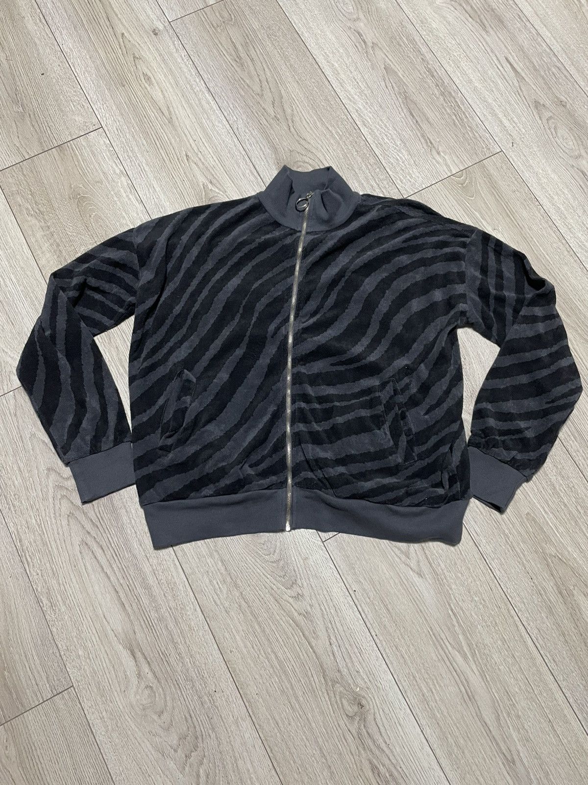 Japanese Brand Jumper 1234 Zip Up Sweatshirt Zebra Print Desing Rare Size 3 Size US S / EU 44-46 / 1 - 2 Thumbnail