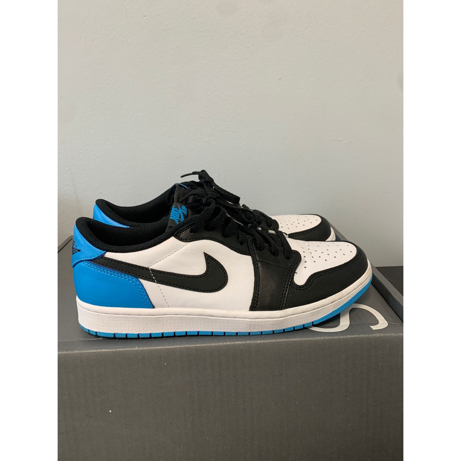 Nike Nike Air Jordan 1 Retro Low OG Black Blue Size 10.5 Used Size US 10.5 / EU 43-44 - 1 Thumbnail