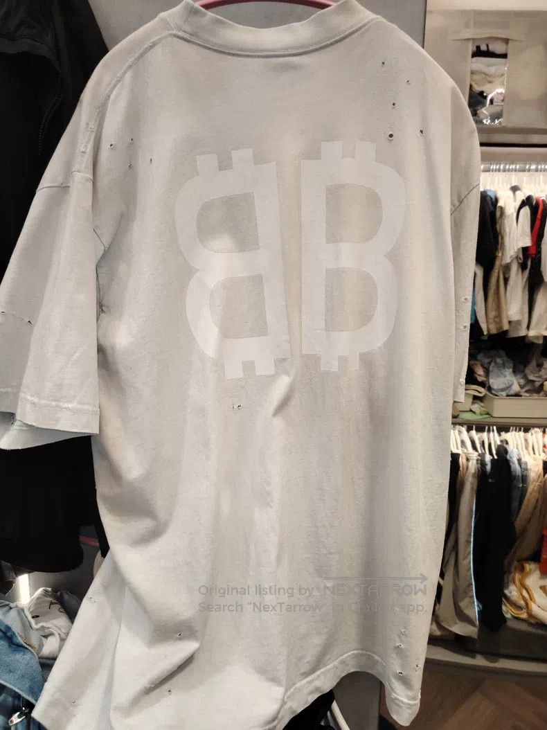 Balenciaga Balenciaga Bitcoin Short-sleeve T-Shirt, White, Size S Size US S / EU 44-46 / 1 - 8 Thumbnail