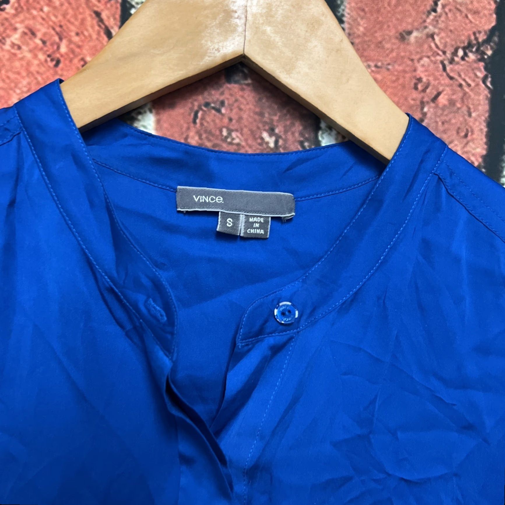 Vince **Blue Vince Tank Top Sleeveless Silk Satin Women's Size S** User: Blue Vince Tank Top Sleeveless Silk Satin Women's Size S Size S / US 4 / IT 40 - 2 Thumbnail