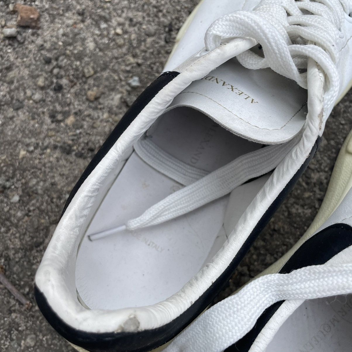 Alexander McQueen Alexander McQueen sneakers low-top leather die shoes Italy Size US 11 / EU 44 - 9 Thumbnail