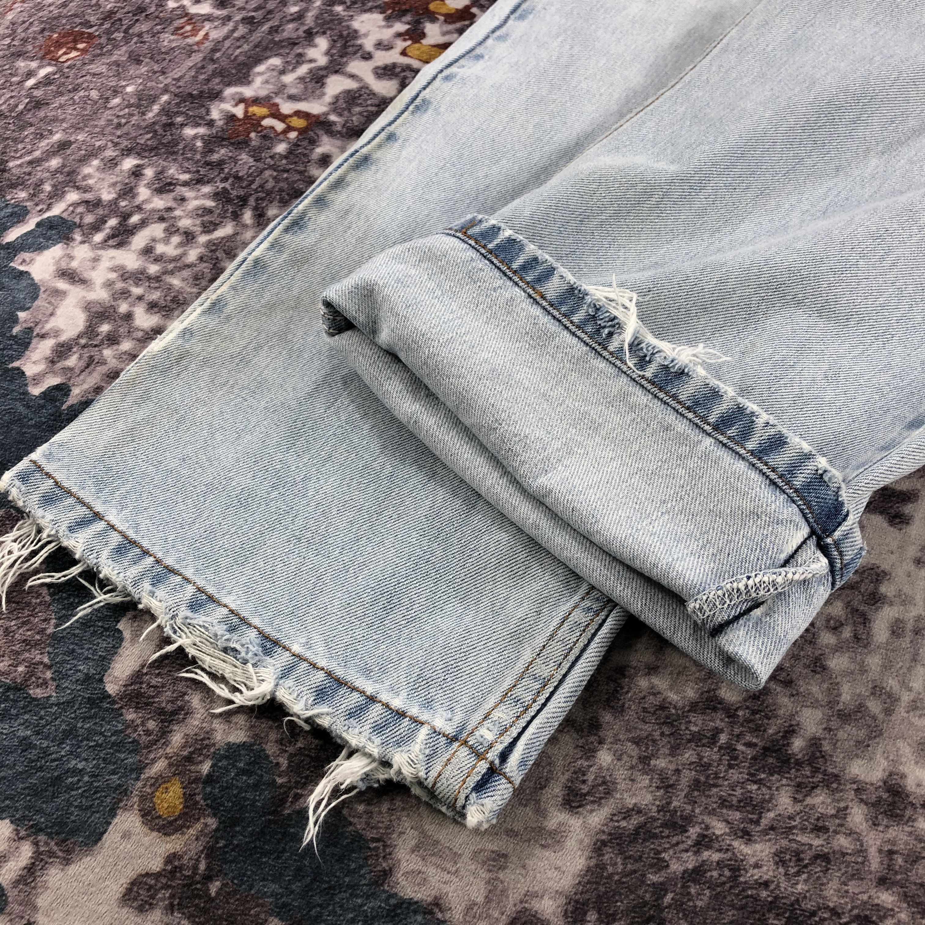 Levi's × Vintage Vintage Light Wash Levis 505 Jeans-JM2693 Size US 35 - 9 Thumbnail