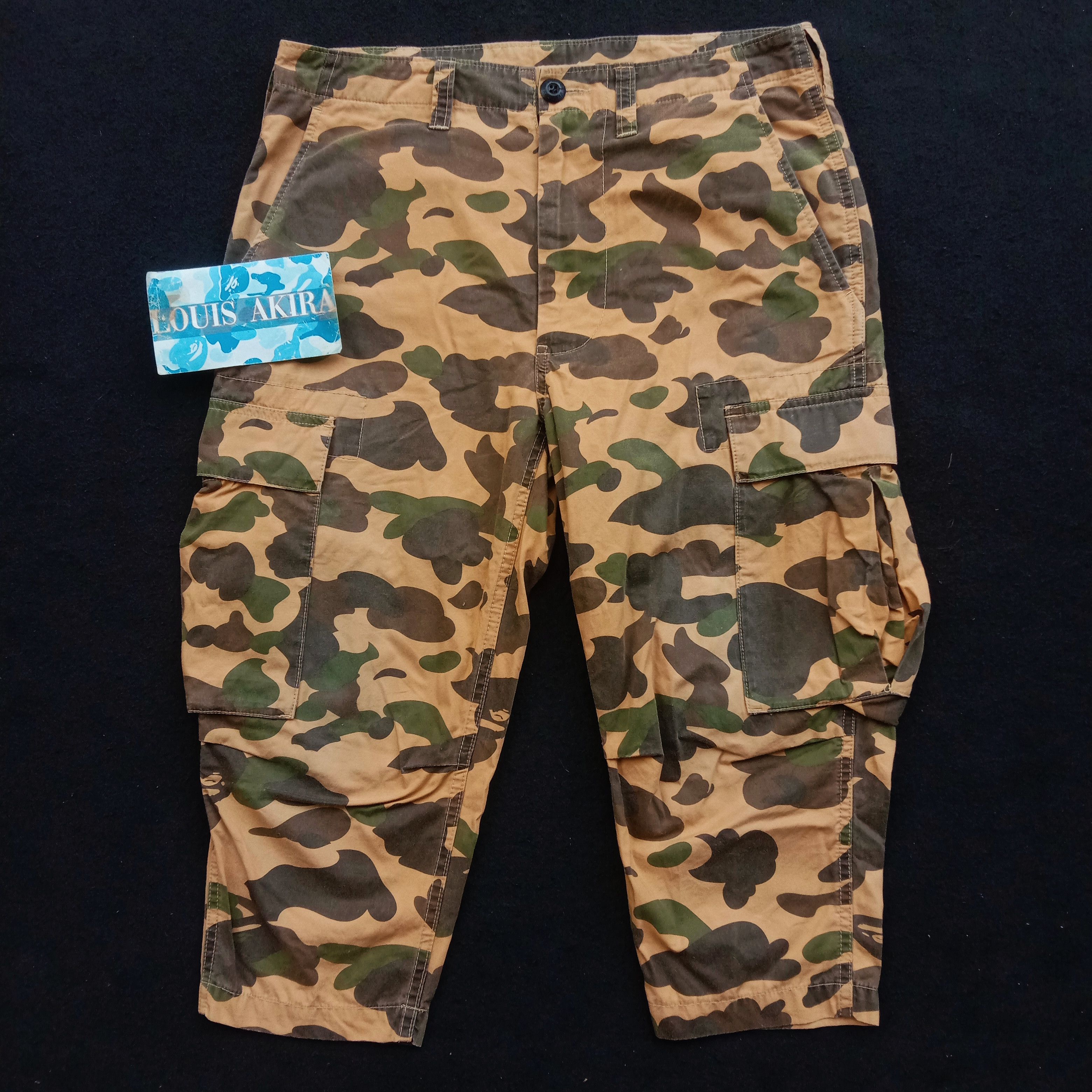 image of Bape 1St Camo 3/4 Cargo Pants in Green, Men's (Size 31)