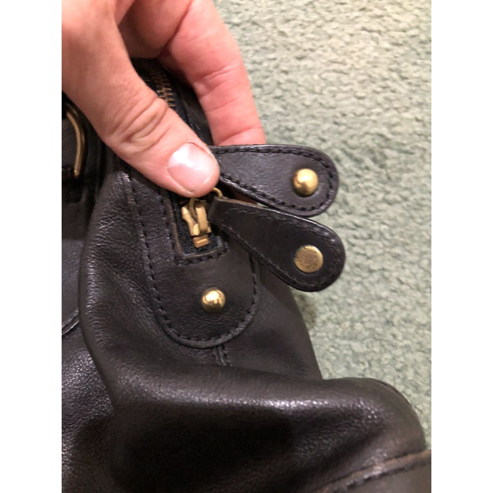 Banana Republic VINTAGE Banana Republic Leather Handbag Purse Hobo Bag Women Large Black Gold Hardware 18 in W x 14 in H, 4 in D RN 54024 CA 17897 Size ONE SIZE - 3 Thumbnail