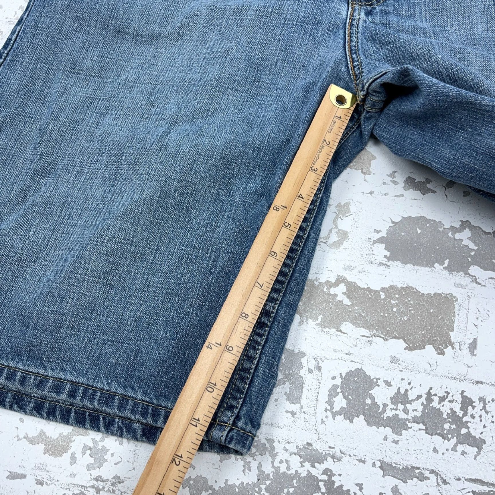 Levi's VINTAGE Levi's 569 Shorts Mens 38 Loose Baggy Fit Medium Wash Denim Bermuda Jeans Y2K 90s Classic Mens Size US 38 / EU 54 - 7 Thumbnail