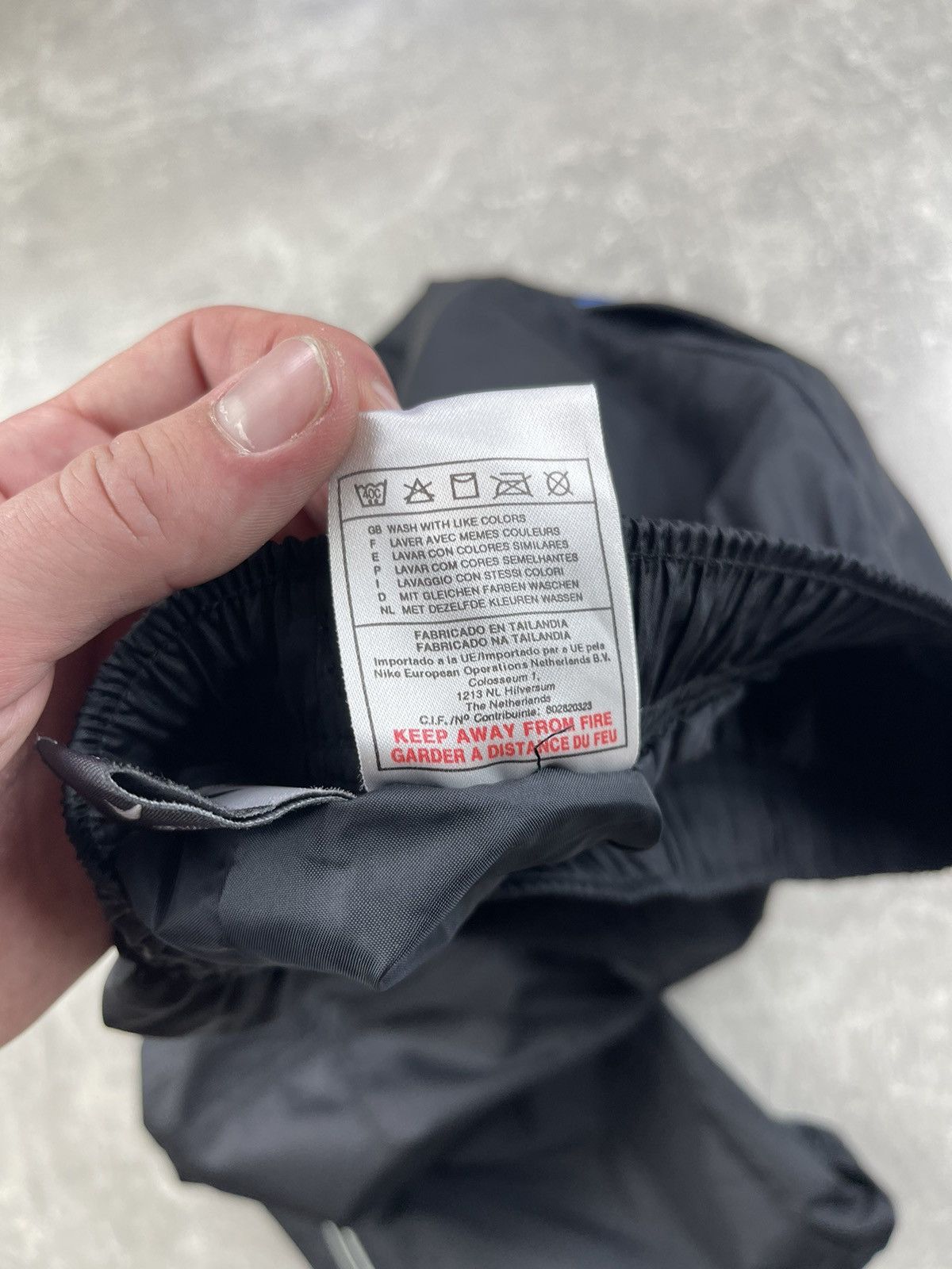 Nike × Vintage Vintage Nike Logo Zip-Off Pants Black Tech Outdoor Nylon Size US 34 / EU 50 - 13 Thumbnail