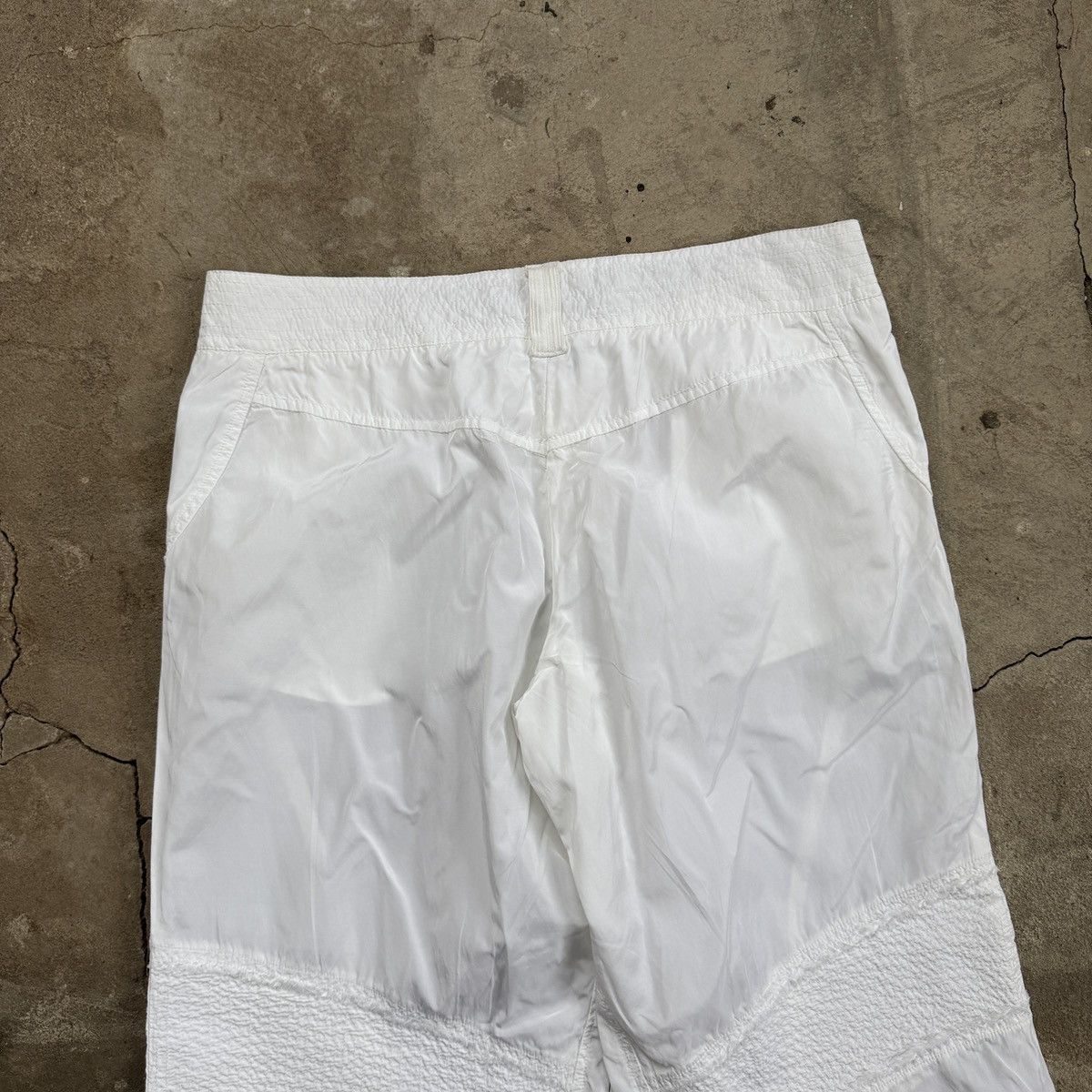 Versace × Vintage Vintage Versace Sport White Nylon Track Bridge Pants Size 32" / US 10 / IT 46 - 9 Thumbnail