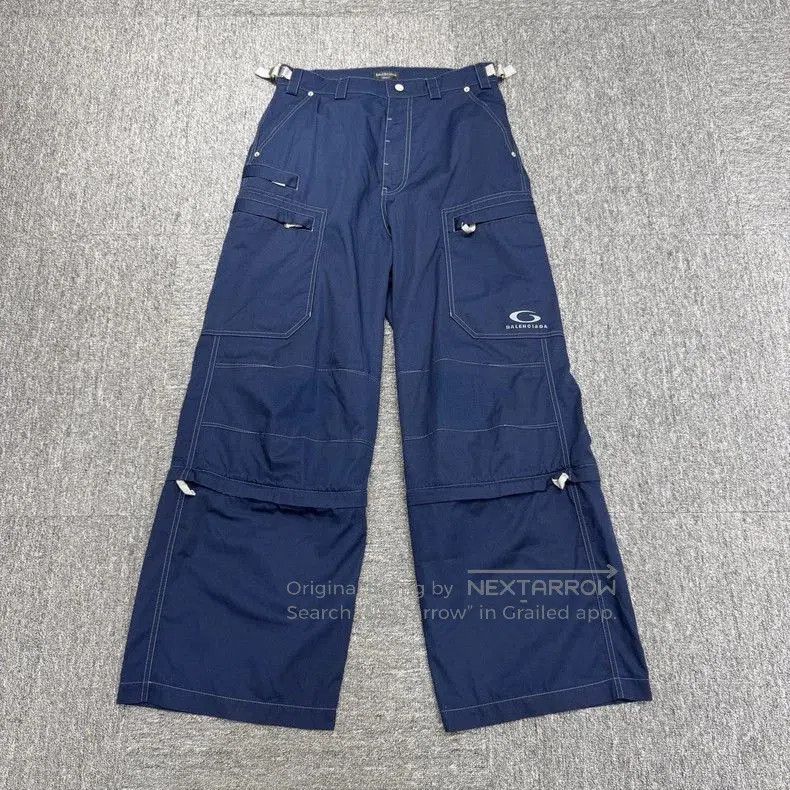 Balenciaga Balenciaga Logo Embroidered Cargo Pants. Size US 28 / EU 44 - 1 Thumbnail
