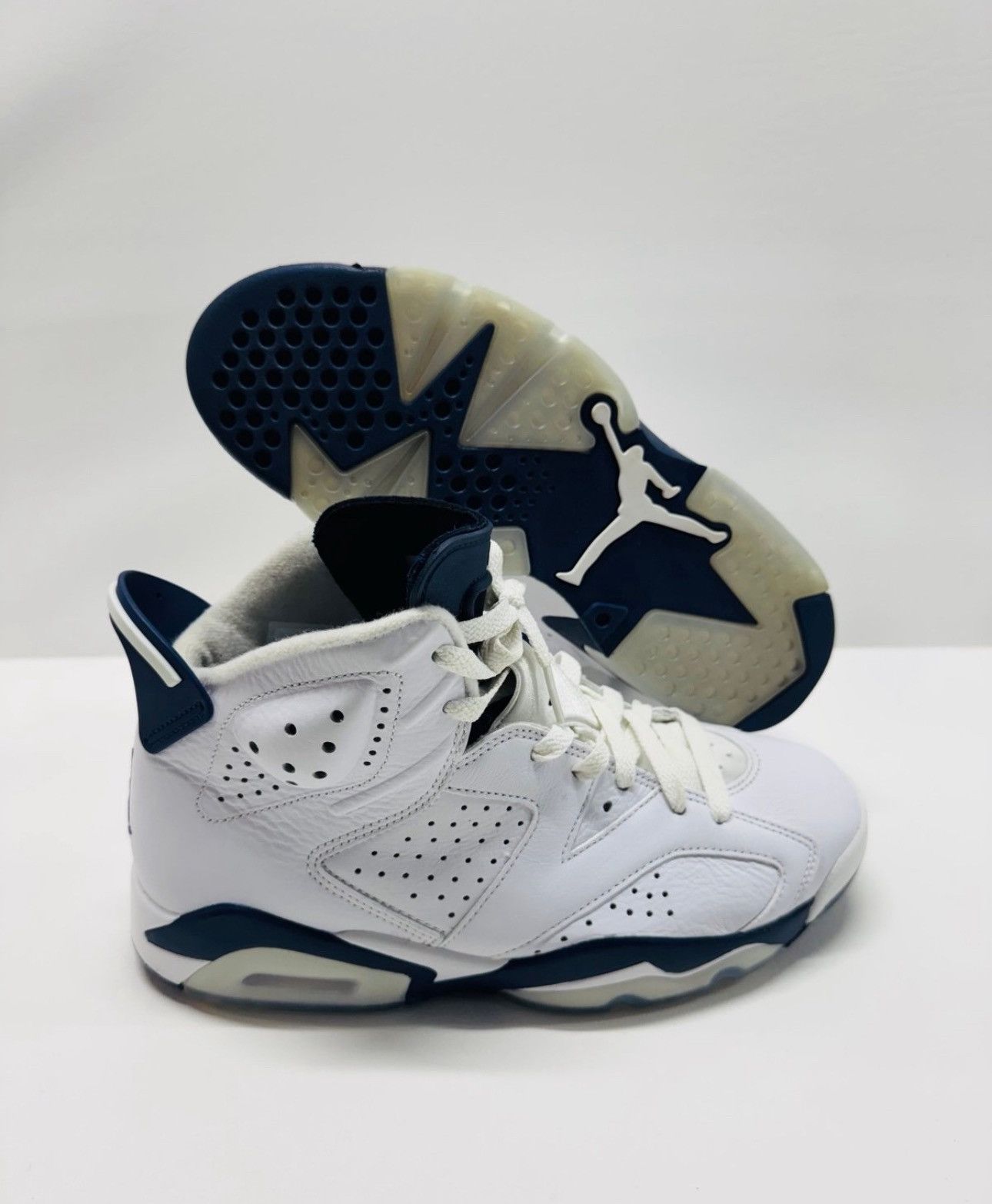 Jordan Brand Air Jordan 6 Retro Midnight Navy White Size US 8 / EU 41 - 1 Thumbnail