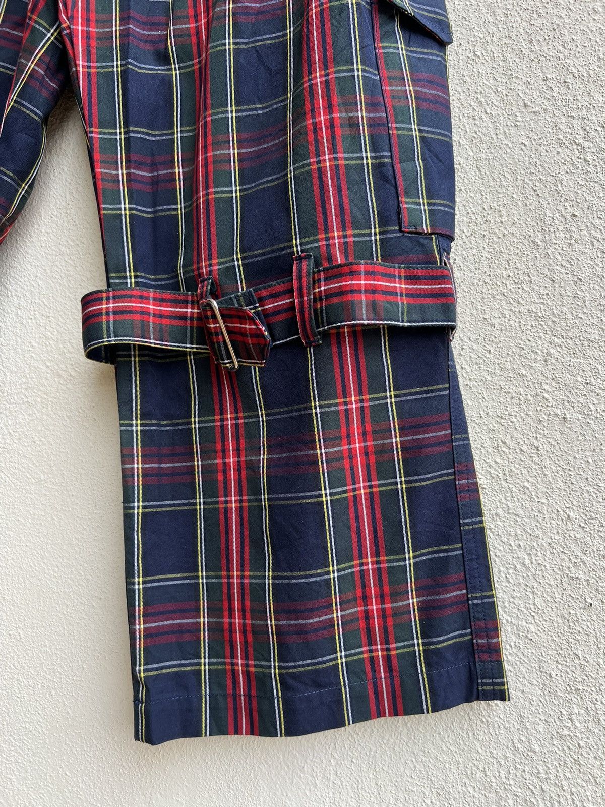 Vintage Vintage 2000s Boys Batsu Tartan Bondage 3 Quarter Pant Size US 29 - 12 Thumbnail