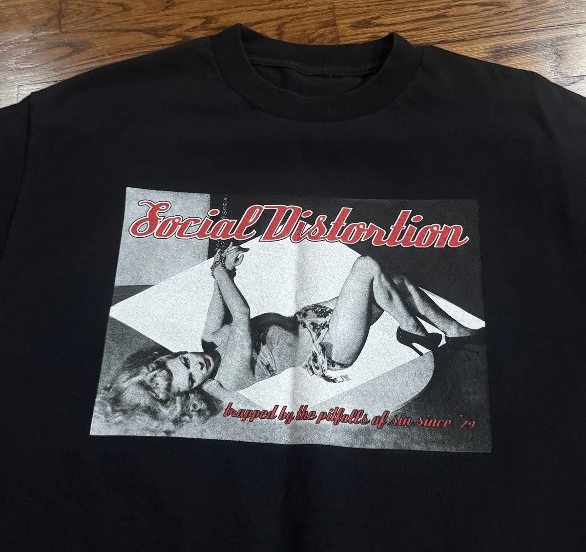 Giant Vintage Social Distortion 2001 Tour T Shirt (Size L) Size US L / EU 52-54 / 3 - 2 Thumbnail