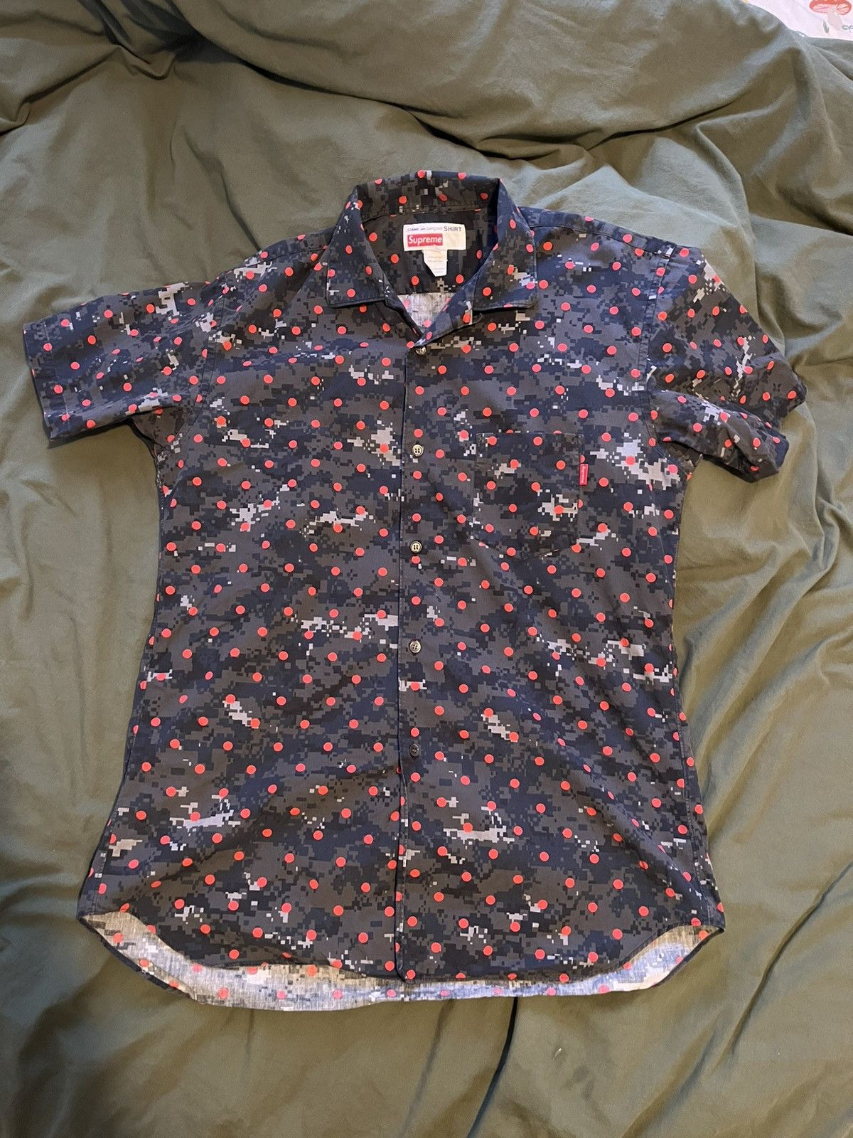 Comme des Garcons SHIRT Supreme CdG Shirt Digital Camo Navy Collar M Size US L / EU 52-54 / 3 - 1 Thumbnail