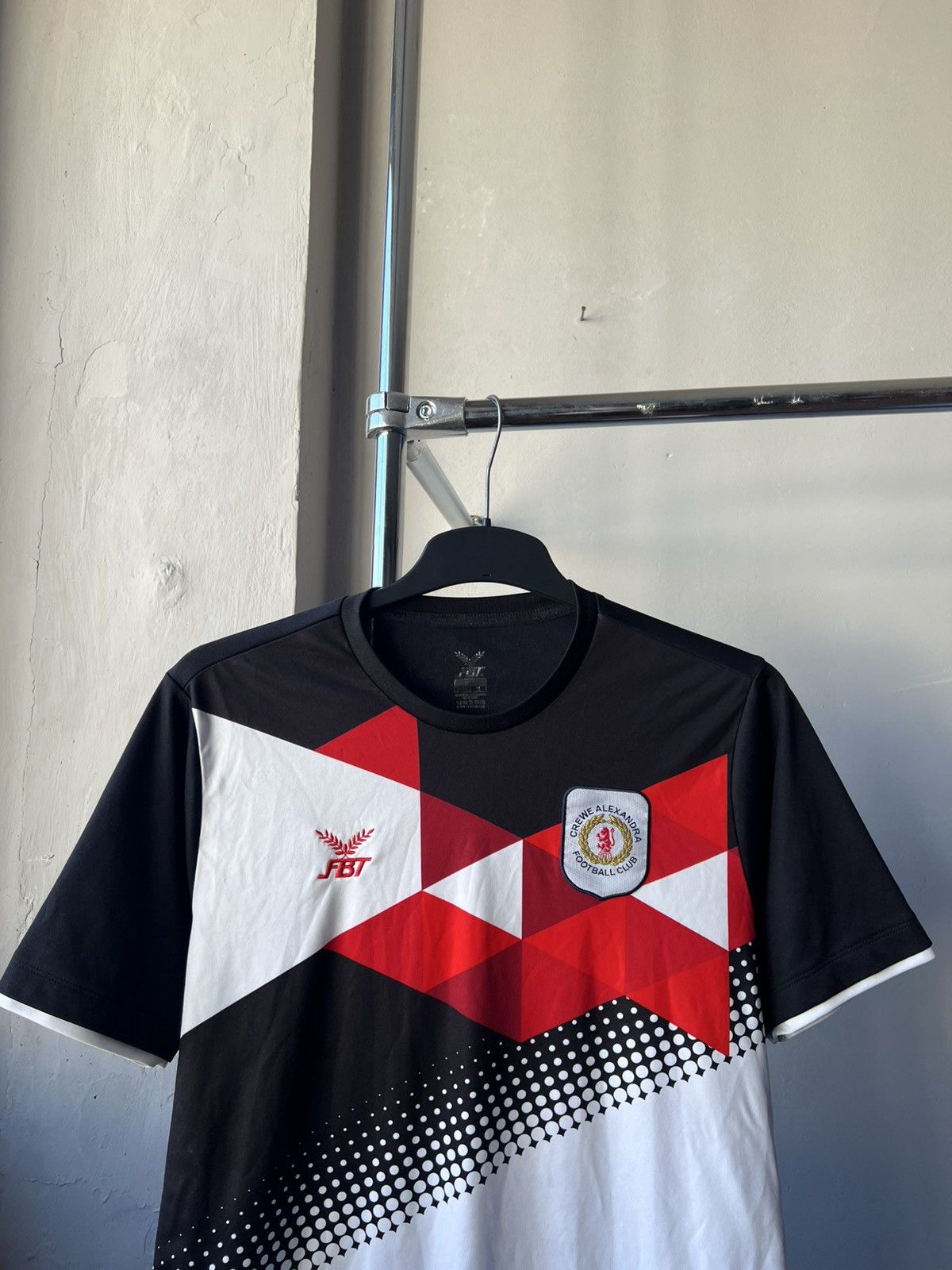Vintage 2021/22 CREWE ALEXANDRA ELITE COLLECTION SOCCER JERSEY SHIRT Size US M / EU 48-50 / 2 - 3 Thumbnail
