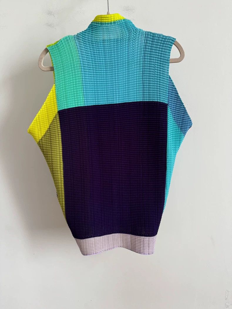 Issey Miyake Issey Miyake size:2 Color-blocked pleated vest Size S / US 4 / IT 40 - 2 Thumbnail