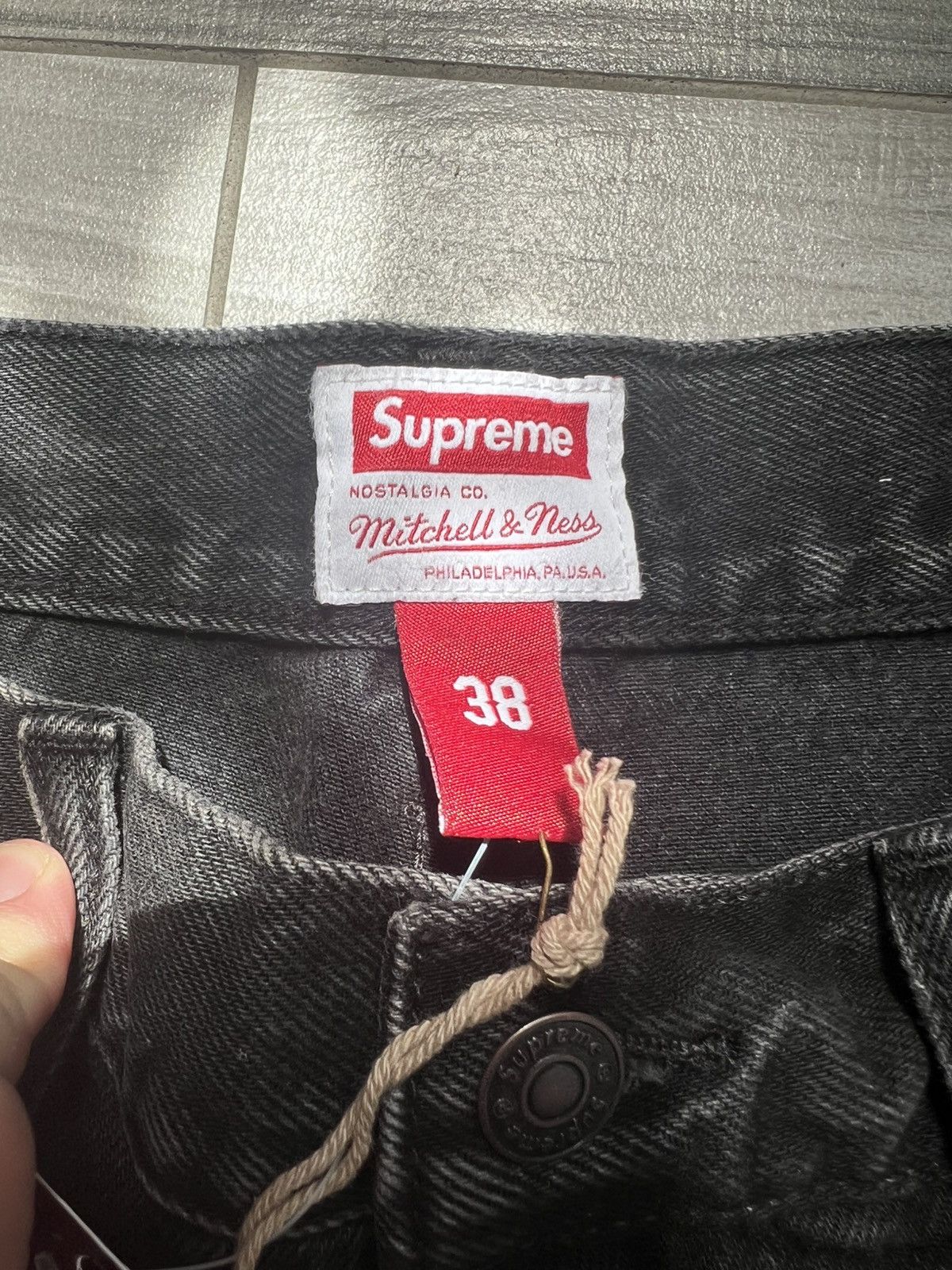 Mitchell & Ness × Supreme Supreme Mitchell & Ness Washington Bullets Denim Short Black Size US 38 / EU 54 - 6 Thumbnail