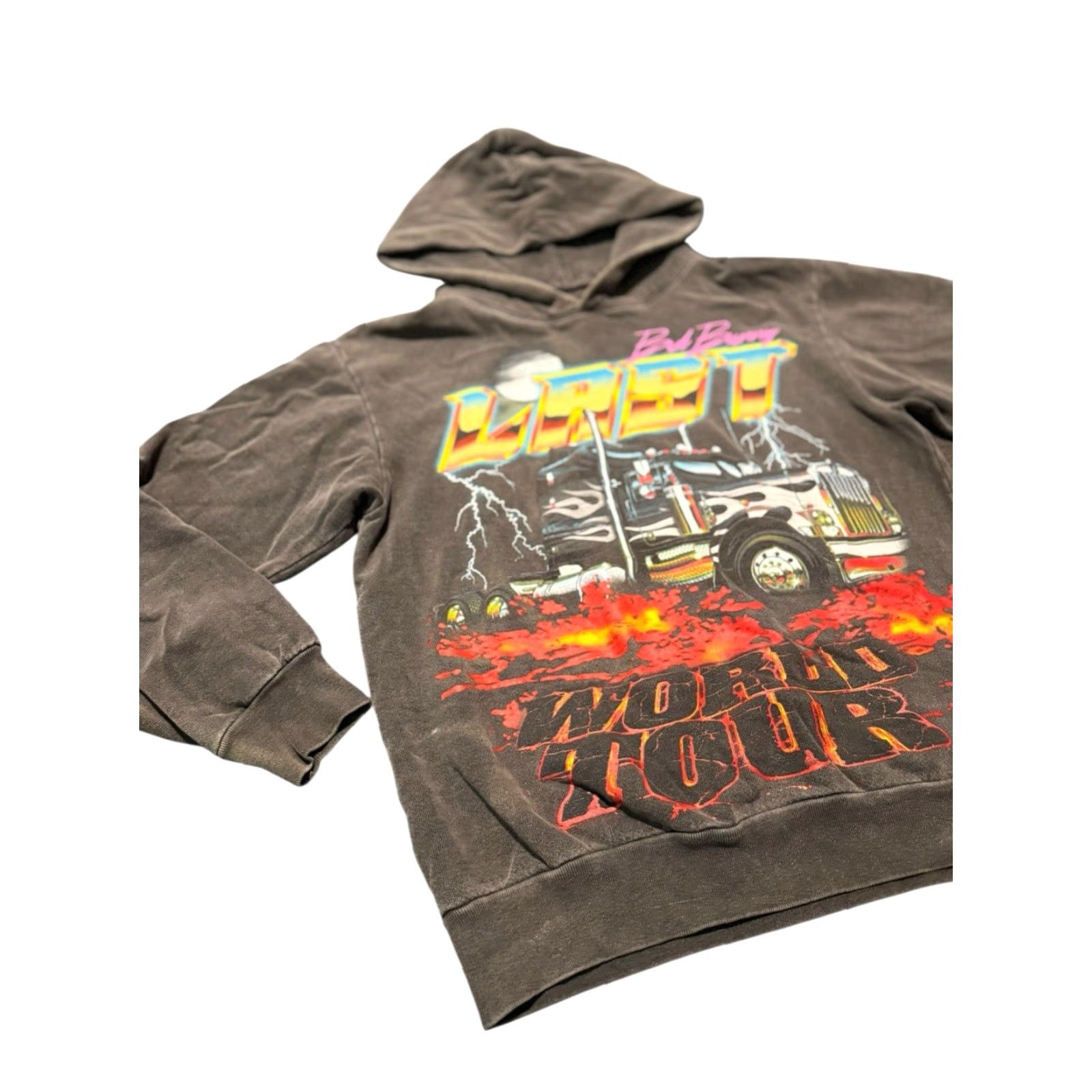 Vintage VINTAGE Bad Bunny El Último Tour Del Mundo 2022 Hoodie Trucker Graphic Size S Black Unisex Adults Cotton Pullover Graphic Print Skull Mens Size US S / EU 44-46 / 1 - 4 Thumbnail