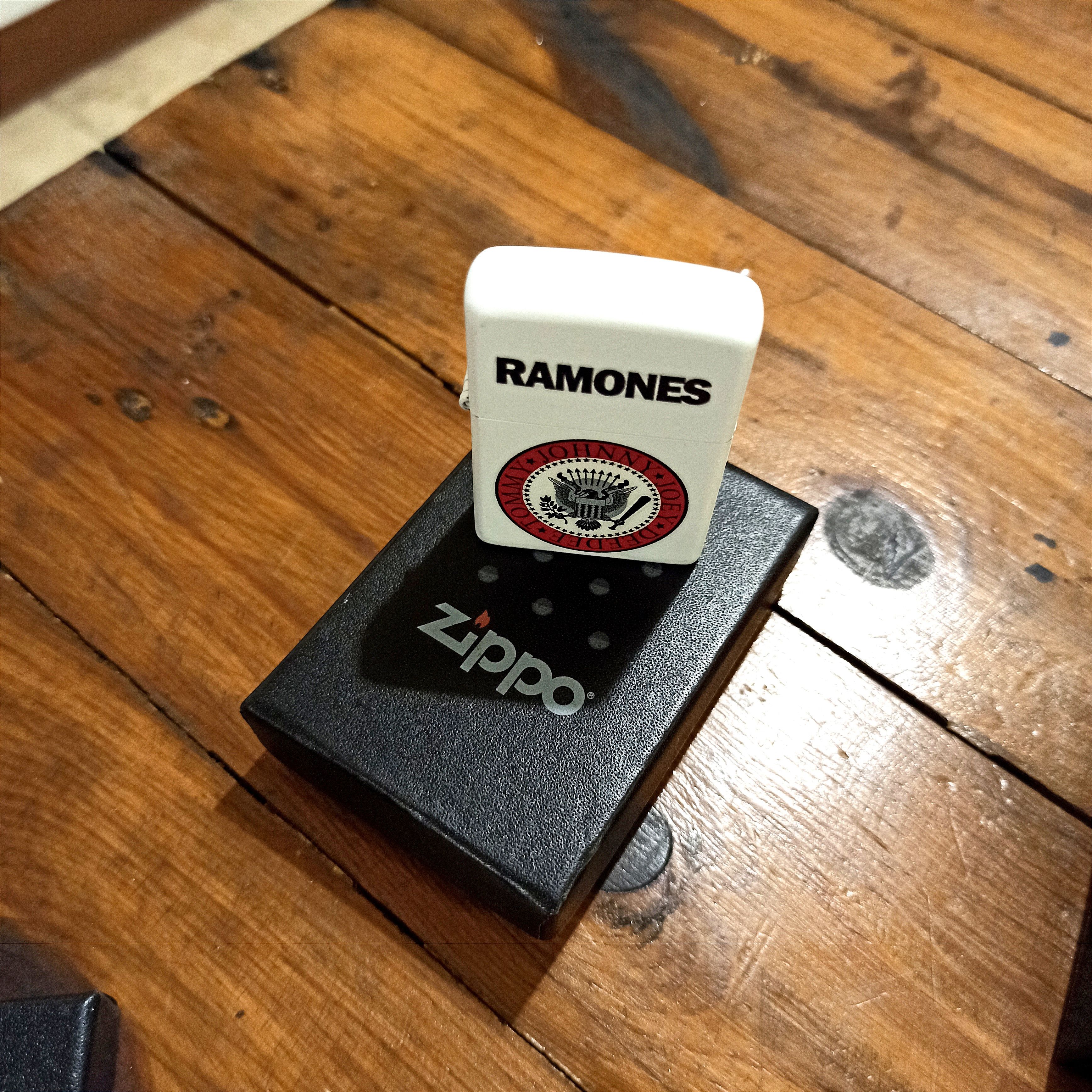 Zippo Ramones Zippo Lighter Size ONE SIZE - 2 Thumbnail