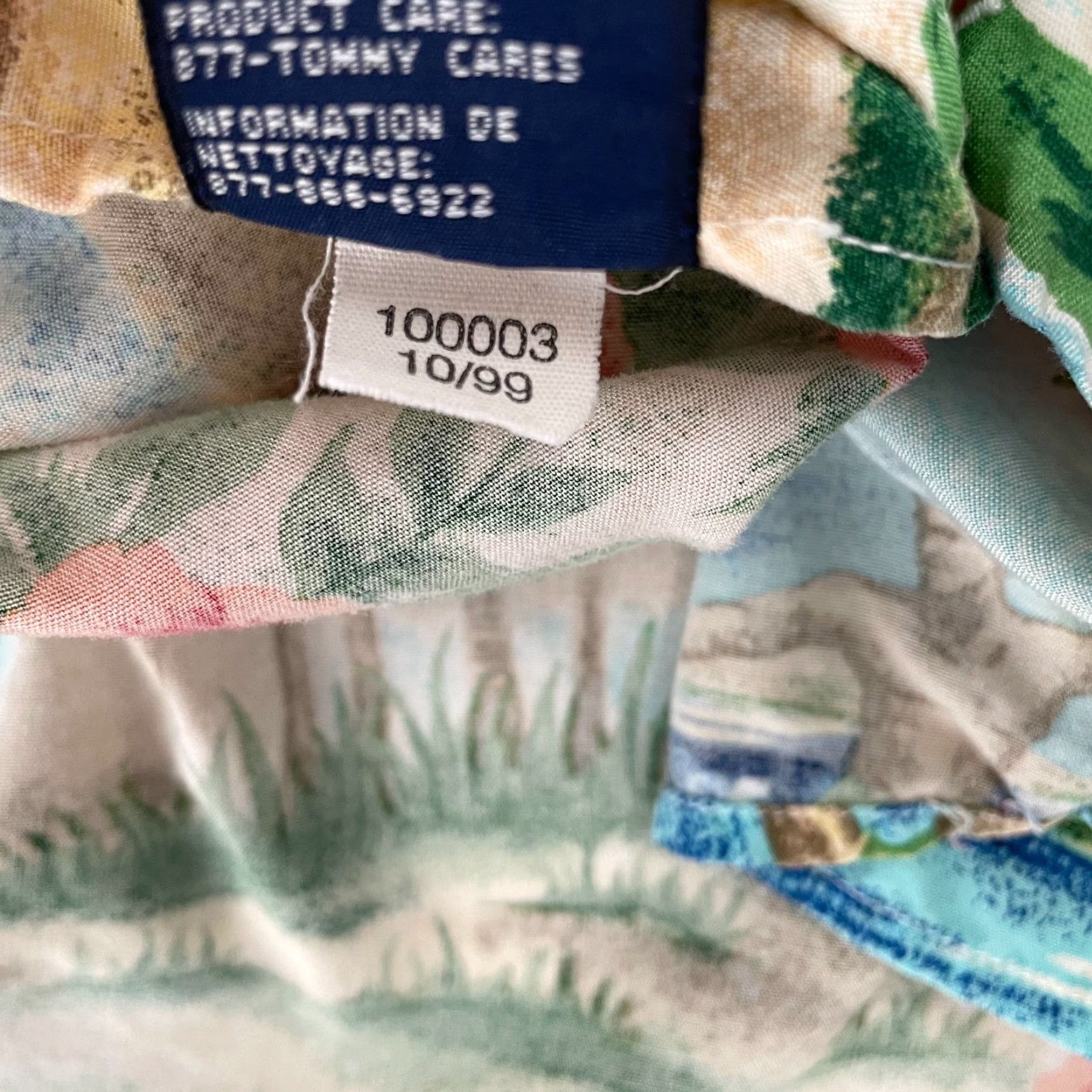 Tommy Hilfiger VINTAGE Tommy Hilfiger Men's Short Sleeve Shirt Adult Medium Geometric Pattern 90s Beach Nautical Classic Casual Size US M / EU 48-50 / 2 - 7 Thumbnail