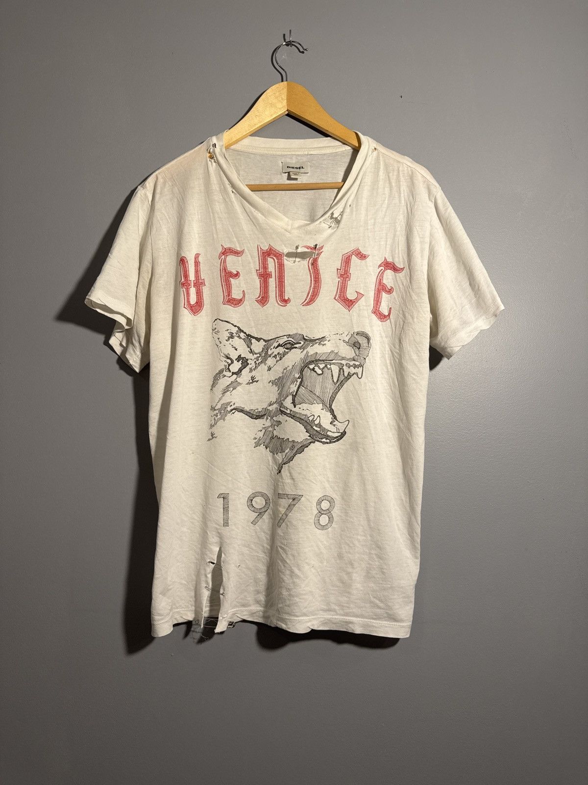 Diesel Diesel 1978 Distressed Dog V-neck Size US M / EU 48-50 / 2 - 1 Thumbnail