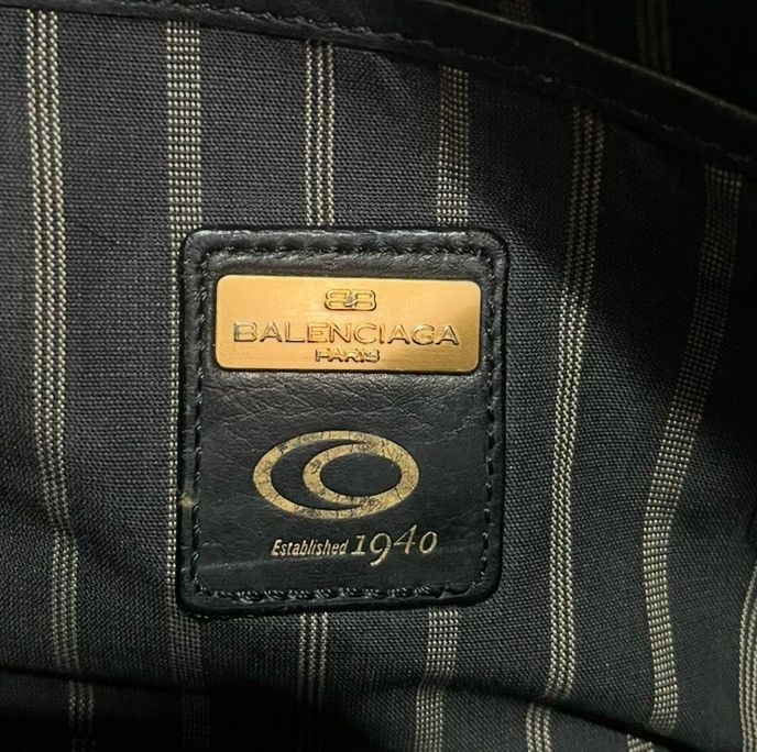 Balenciaga Authentic BALENCIAGA BB Clucth Bag Size ONE SIZE - 15 Thumbnail