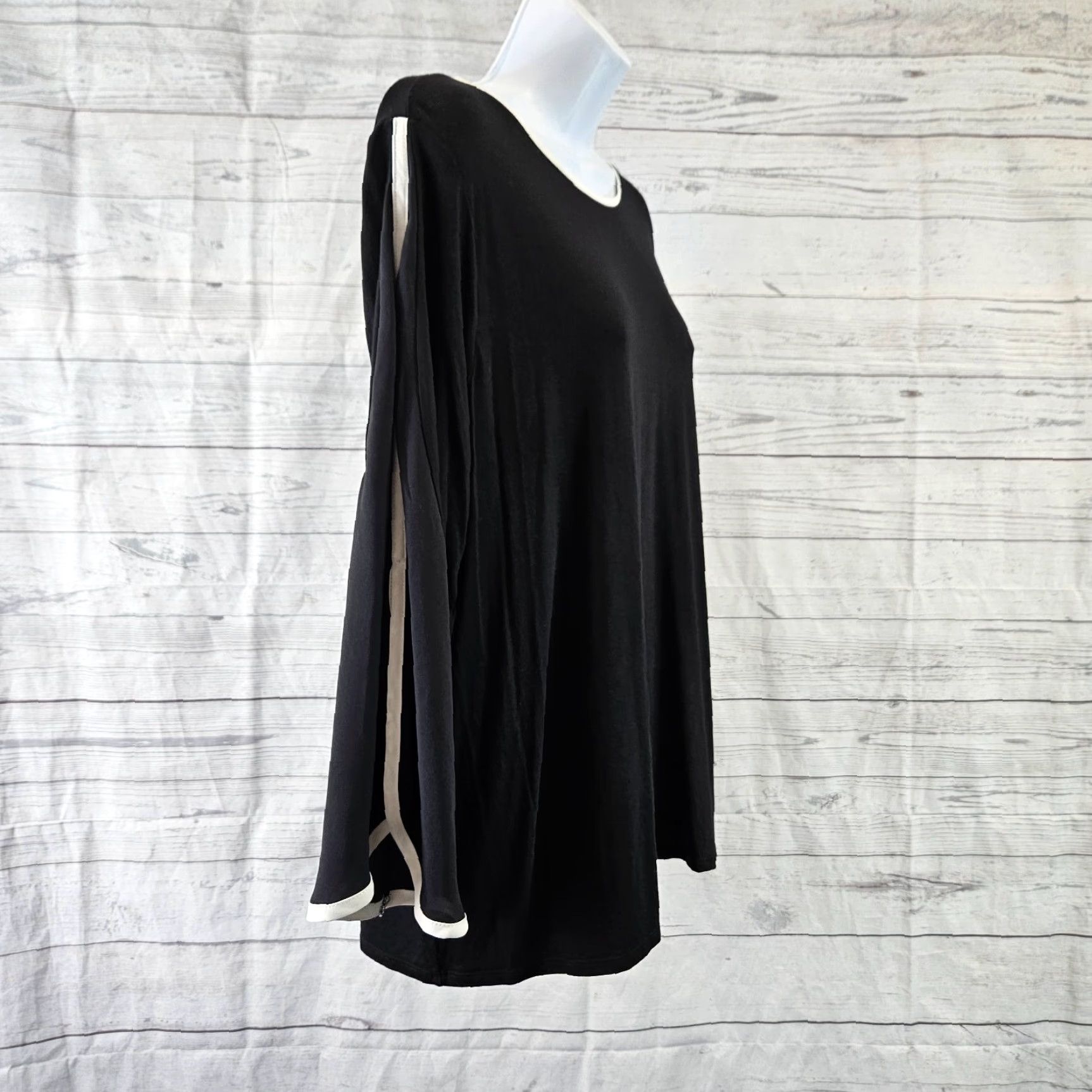 Vintage Chico's Womens Blouse Sz L Black White Trim 3/4 Sleeve Rayon Blend Keyhole Shirt Womens Size L / US 10 / IT 46 - 3 Thumbnail
