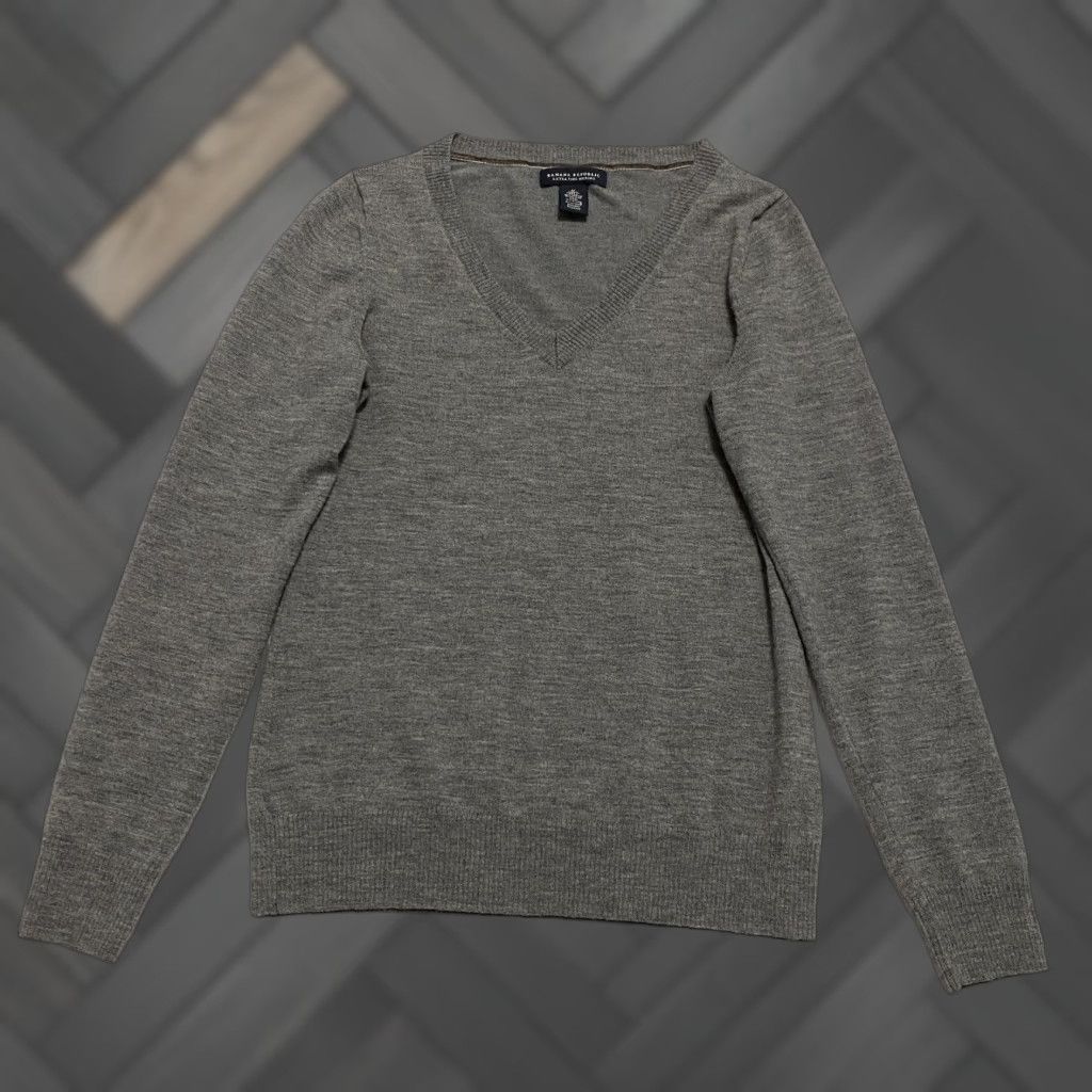 Banana Republic Banana Republic Sweater Pullover Mens Size M Gray V Neck Merino Wool Blend Knit Lightweight Business Casual Formal Party/Cocktail Size US M / EU 48-50 / 2 - 1 Thumbnail