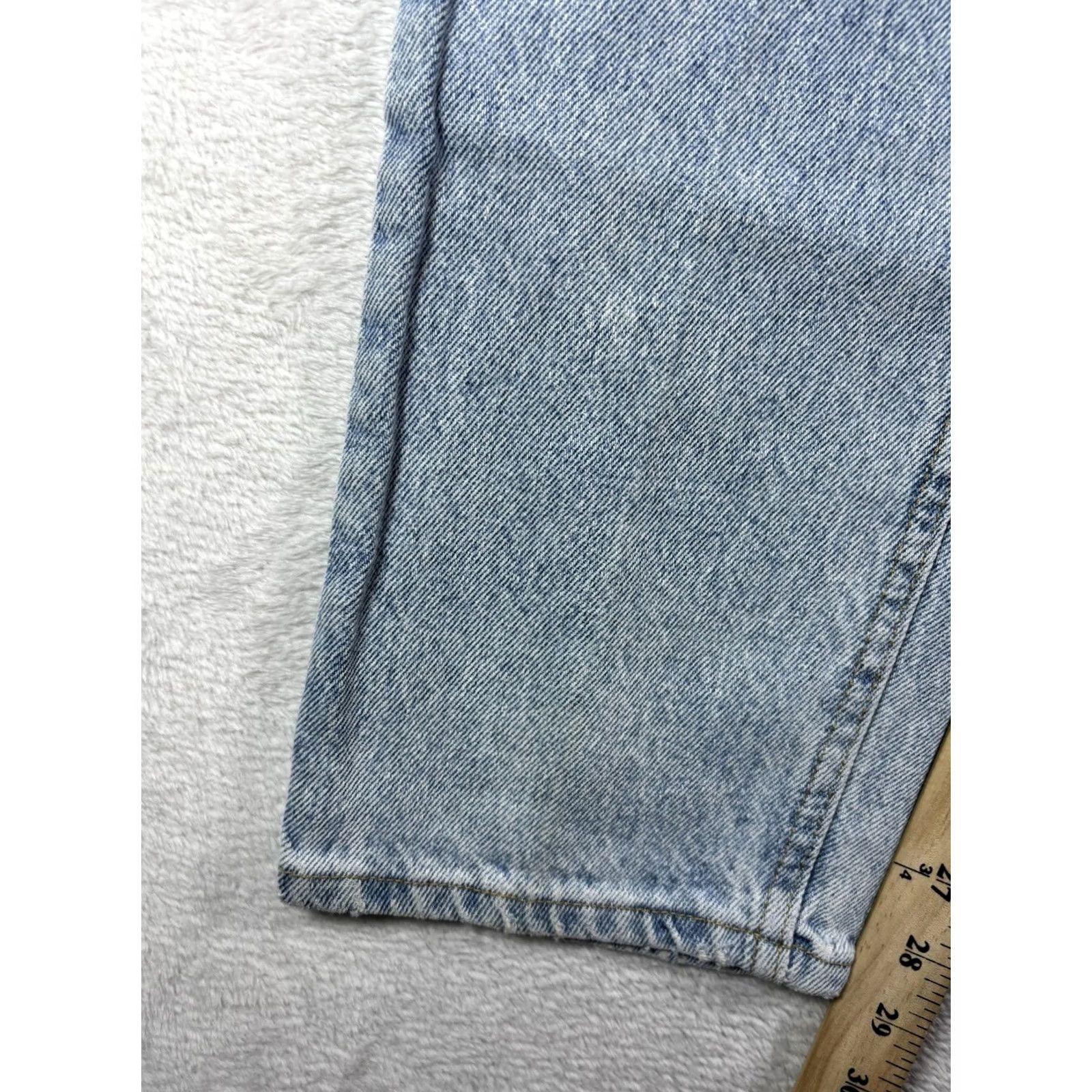 Lee VINTAGE Lee Jeans Men’s Straight Leg Size 32x30 Light Blue Wash USA USA Lee Straight Leg Jeans Mens 32x30 Blue Denim Cotton 5-Pocket Pattern Solid Size US 32 / EU 48 - 4 Thumbnail