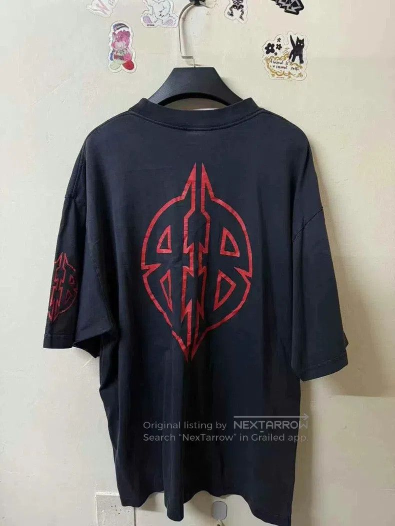 Balenciaga Balenciaga Bitcoin totemic asymmetrical short-sleeved T-sh Size US M / EU 48-50 / 2 - 2 Thumbnail