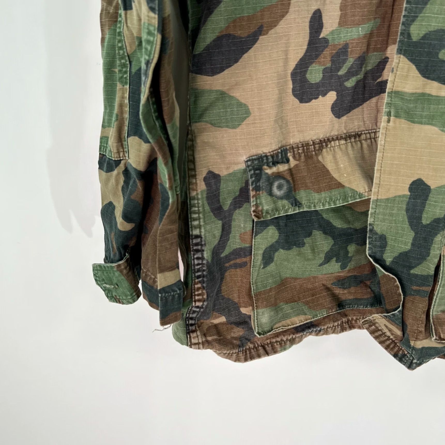 Vintage Vintage Military Jacket Men Large Camouflage Long Sleeves Pockets Cotton Blend Army Style Size US L / EU 52-54 / 3 - 4 Thumbnail