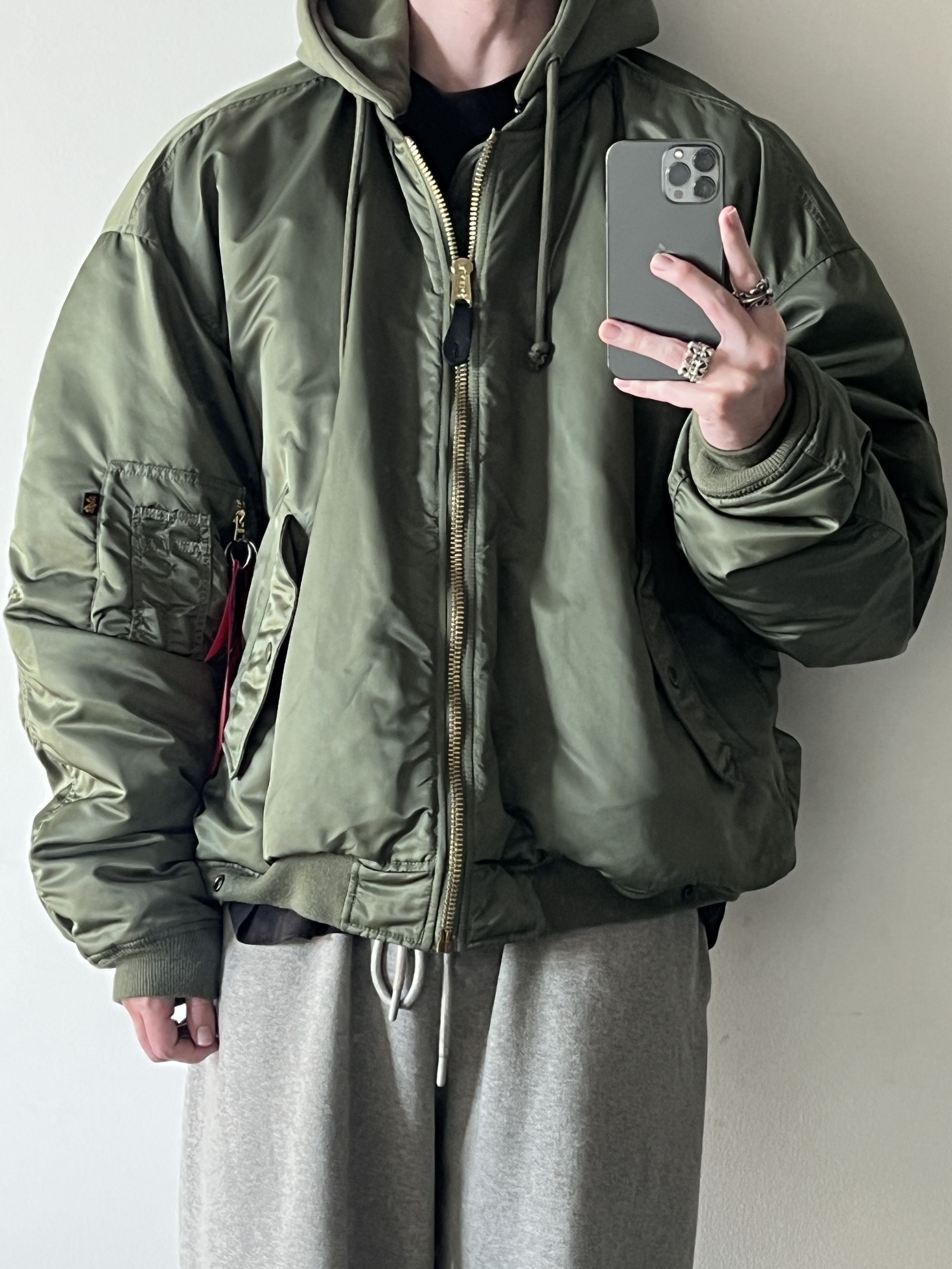 Alpha Industries × Vetements Vetements FW17 Oversized Reversible MA-1 Bomber Jacket Size US XL / EU 56 / 4 - 2 Thumbnail