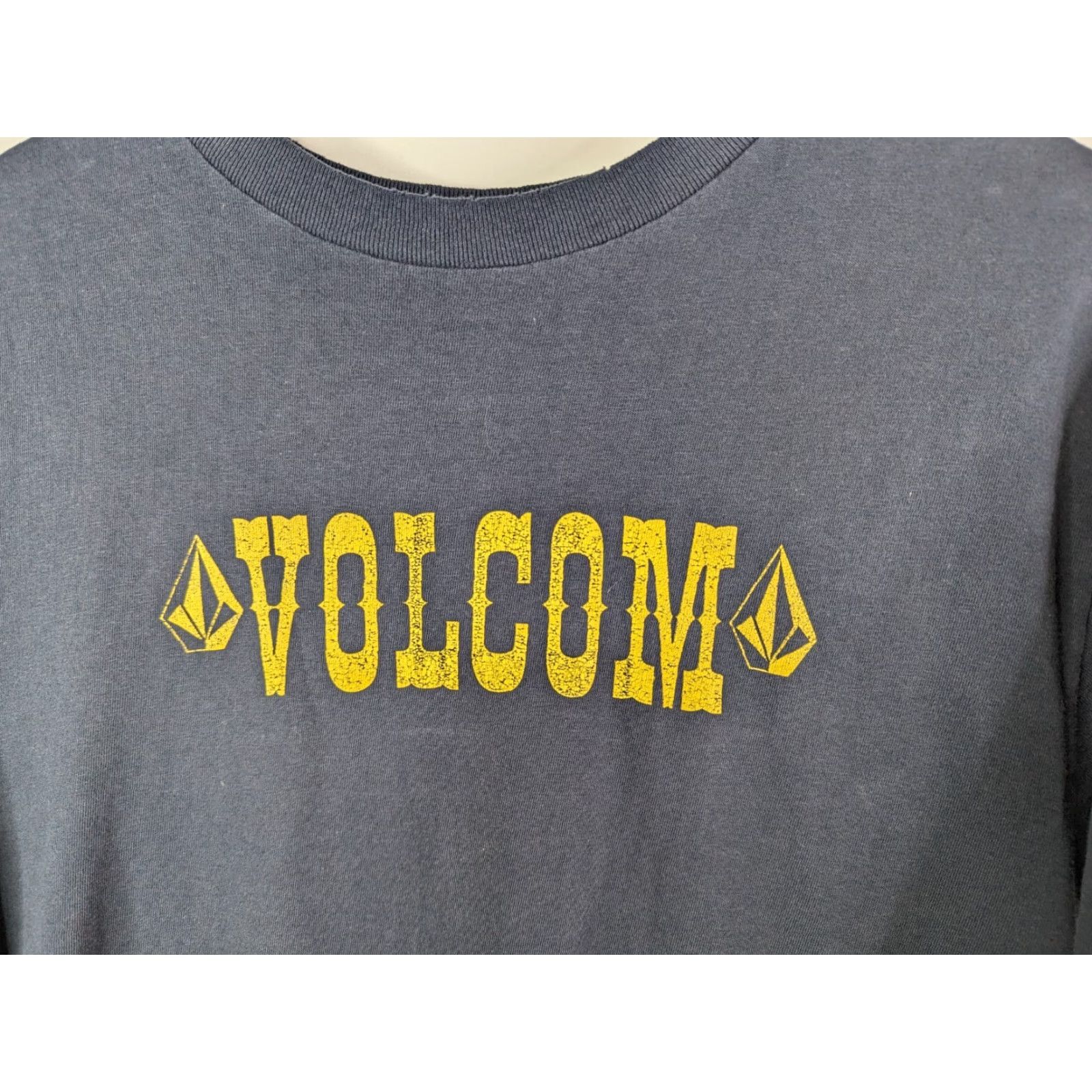 Volcom Vtg 90s VOLCOM Graphic T-Shirt Faded Navy Blue Size Large Skater Cotton Size L / US 10 / IT 46 - 2 Thumbnail